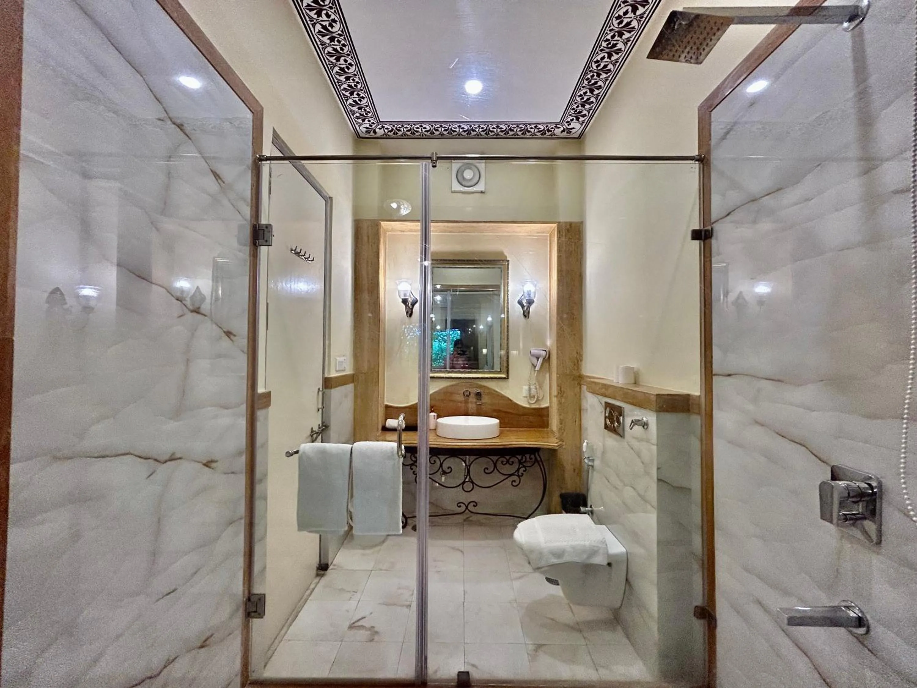 Bathroom in Umaid Palace - A Lakeside Resort - 25 minutes from Mehandipur Balaji - 20 minutes from Chand Baori Stepwell Abhaneri & 40 minutes from Bhangarh Fort
