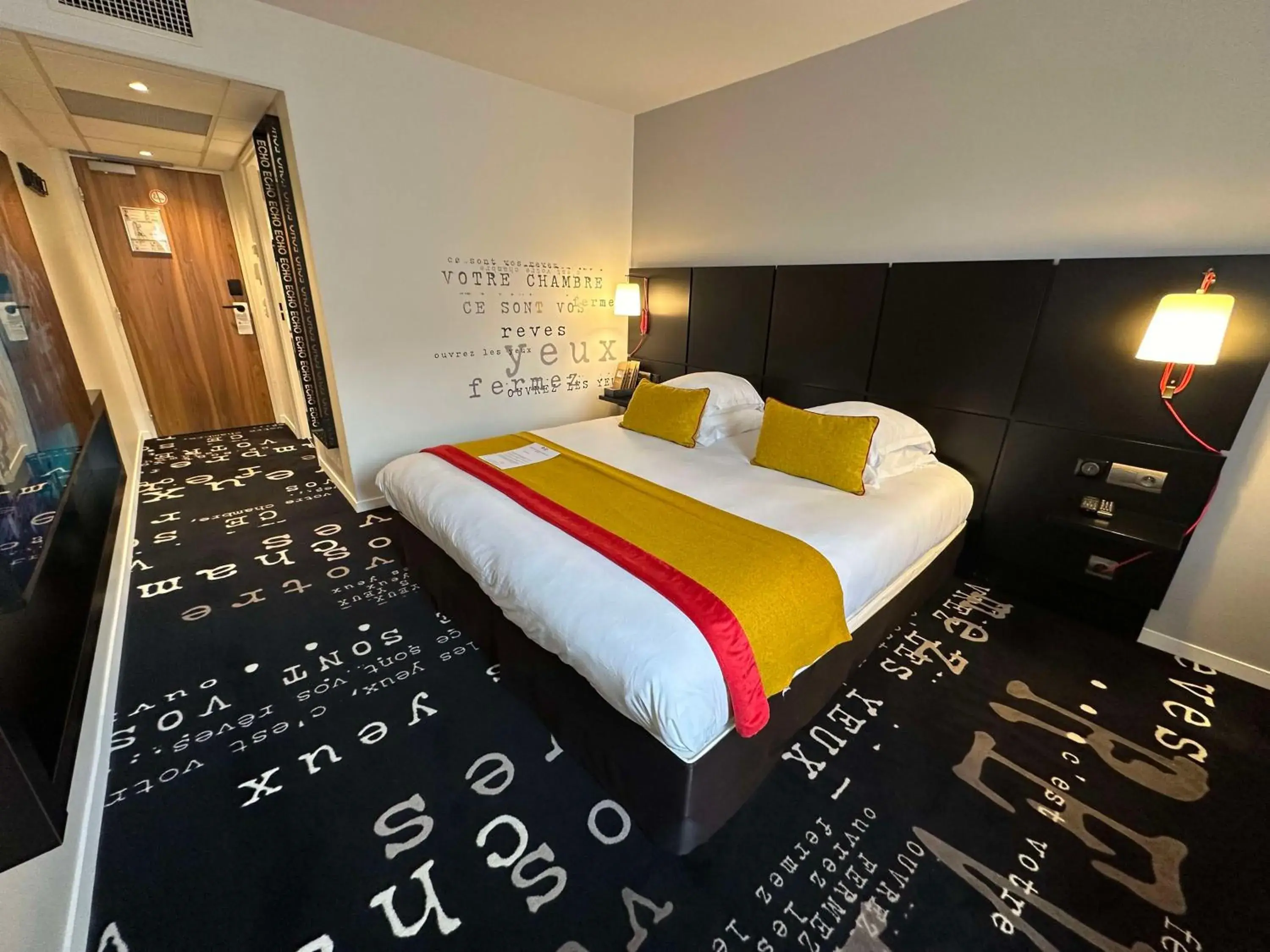 Bedroom, Bed in Best Western Plus Thionville Centre Bedroom, Bed in Best Western Plus Thionville Centre