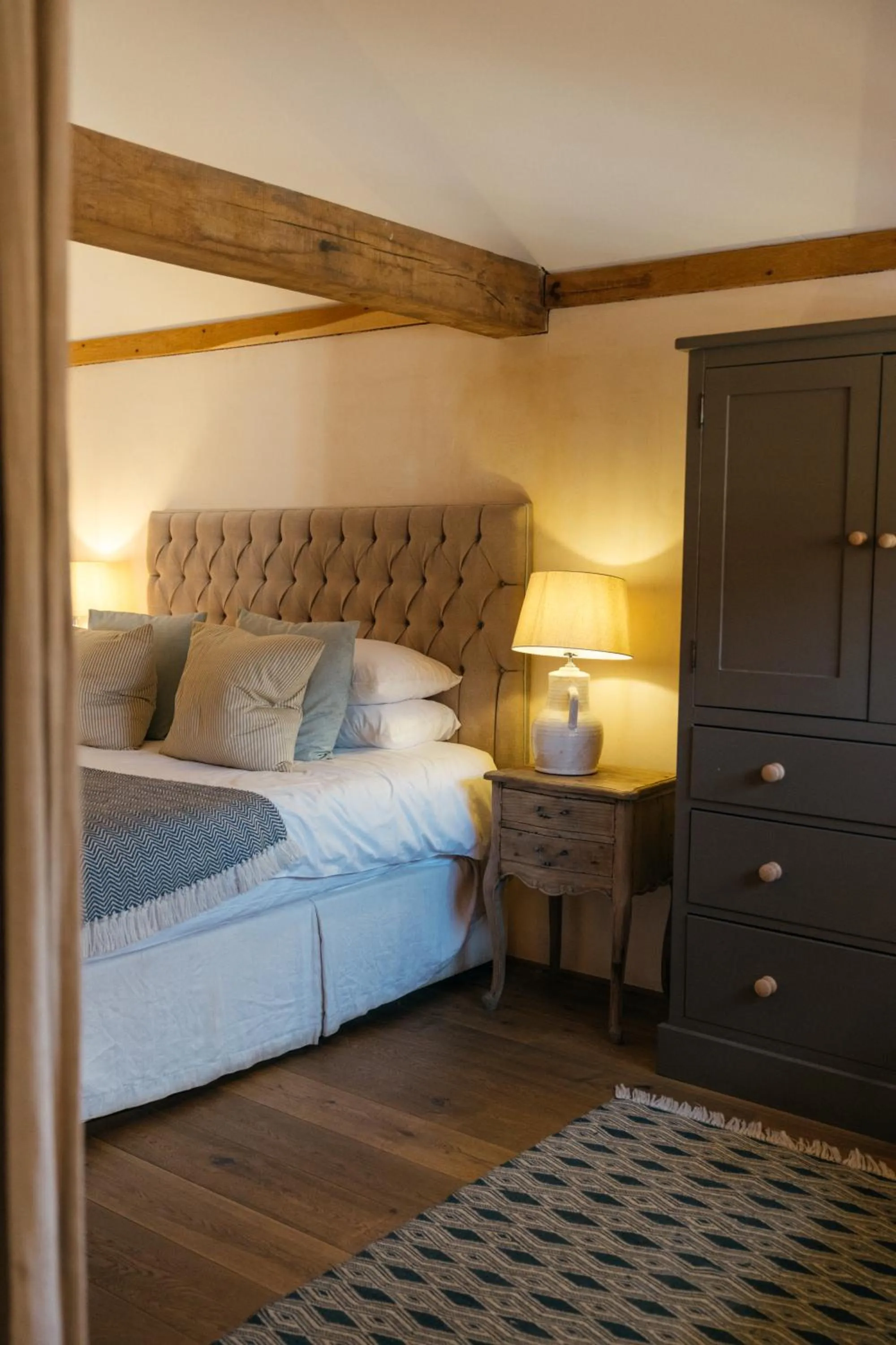 Bedroom, Bed in Retreat East