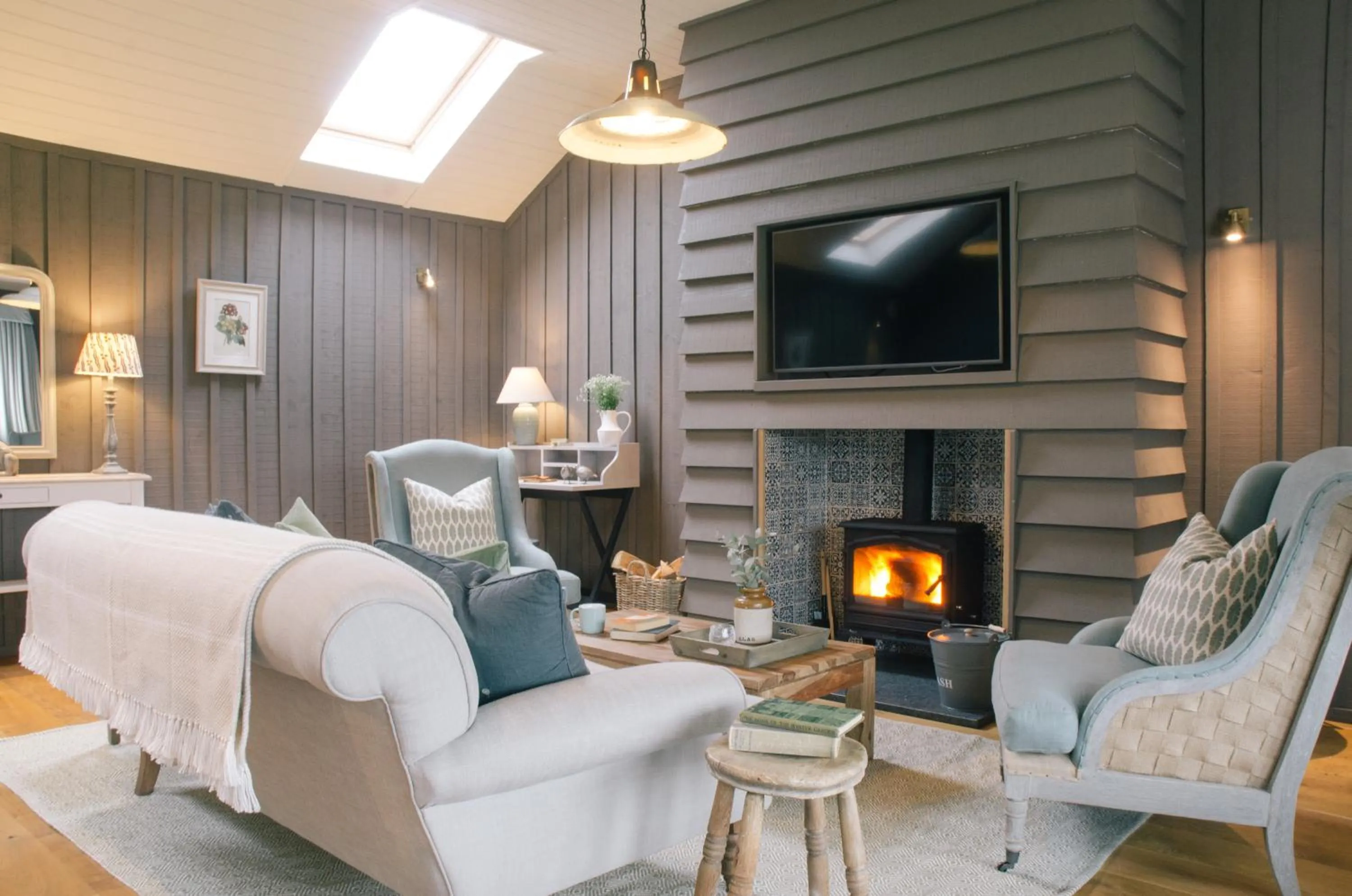 Communal lounge/ TV room in Retreat East