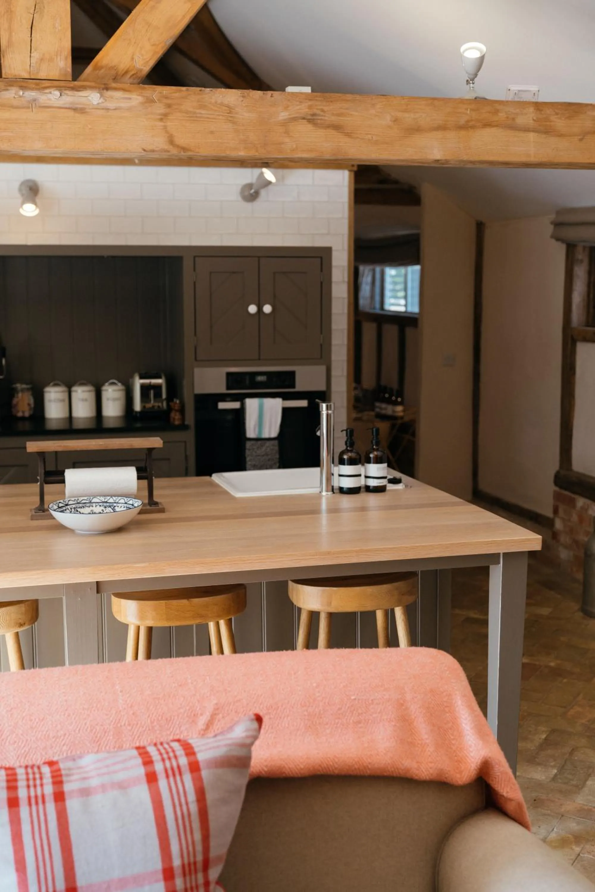 Kitchen or kitchenette in Retreat East