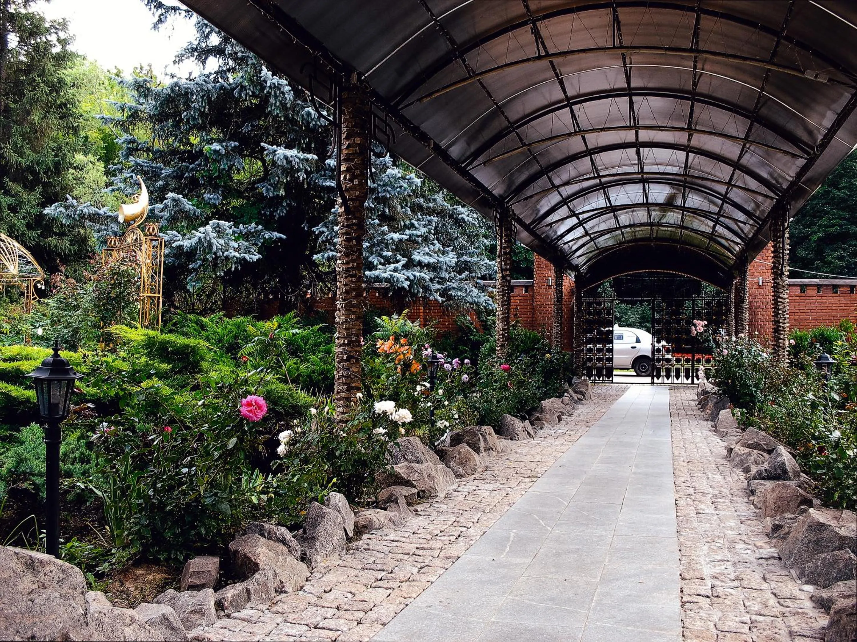 Facade/entrance in Britaniya