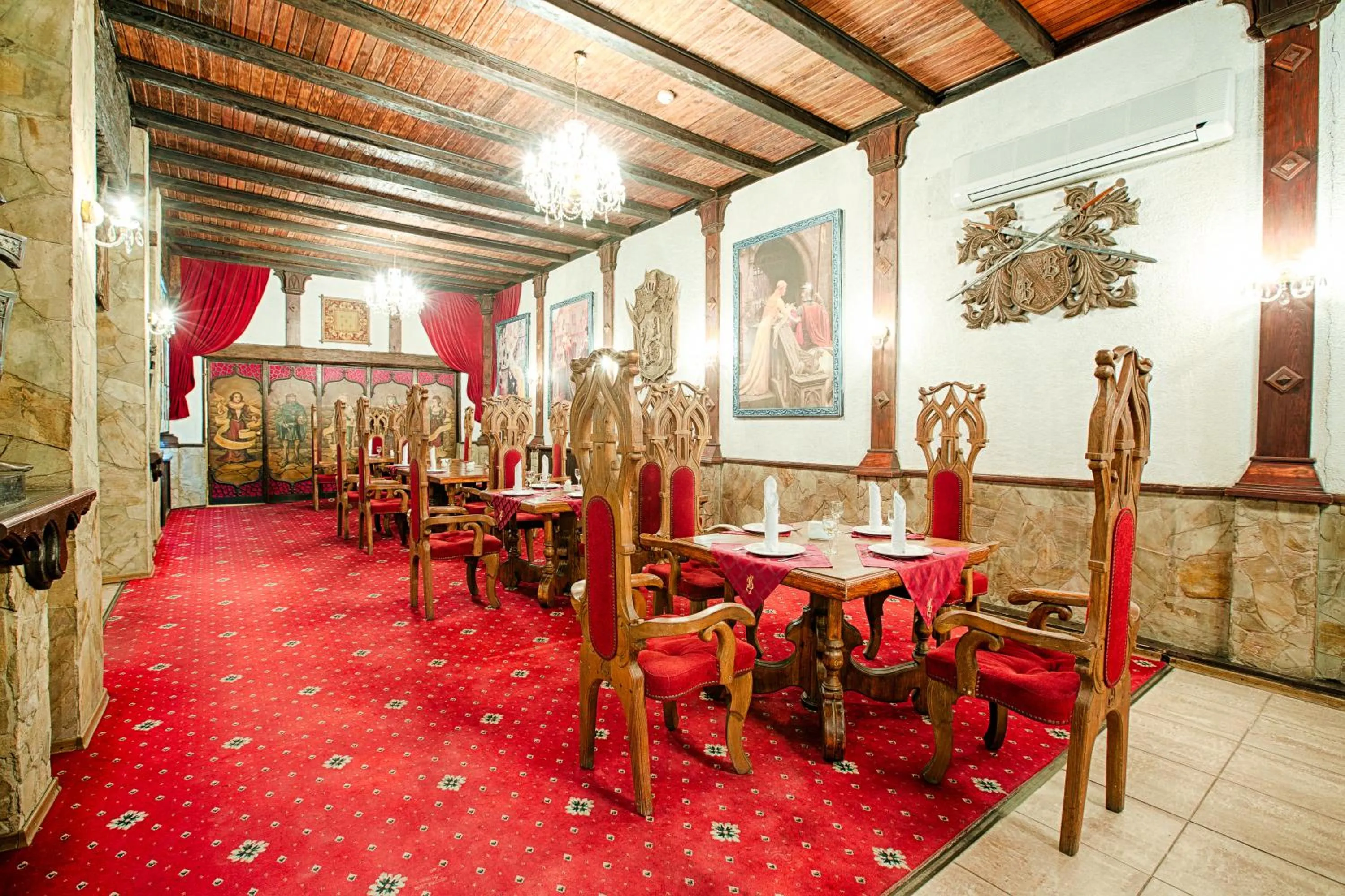 Restaurant/places to eat in Britaniya