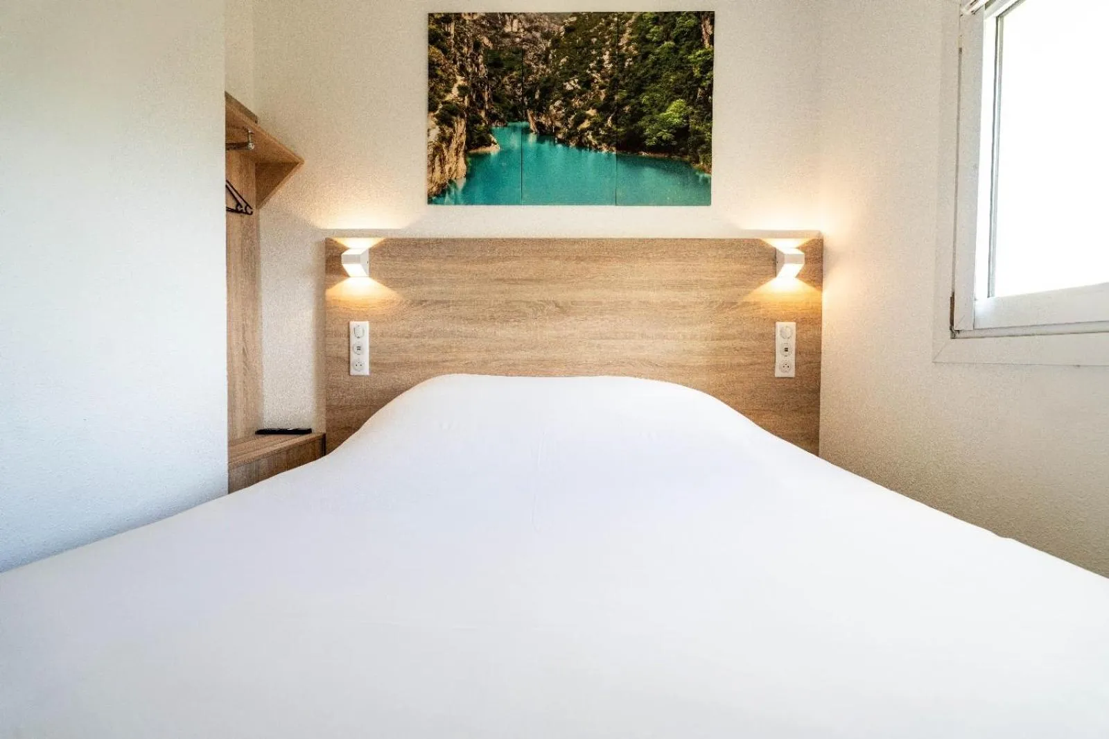 Bed in KYRIAD DIRECT BRIGNOLES - Provence Verte