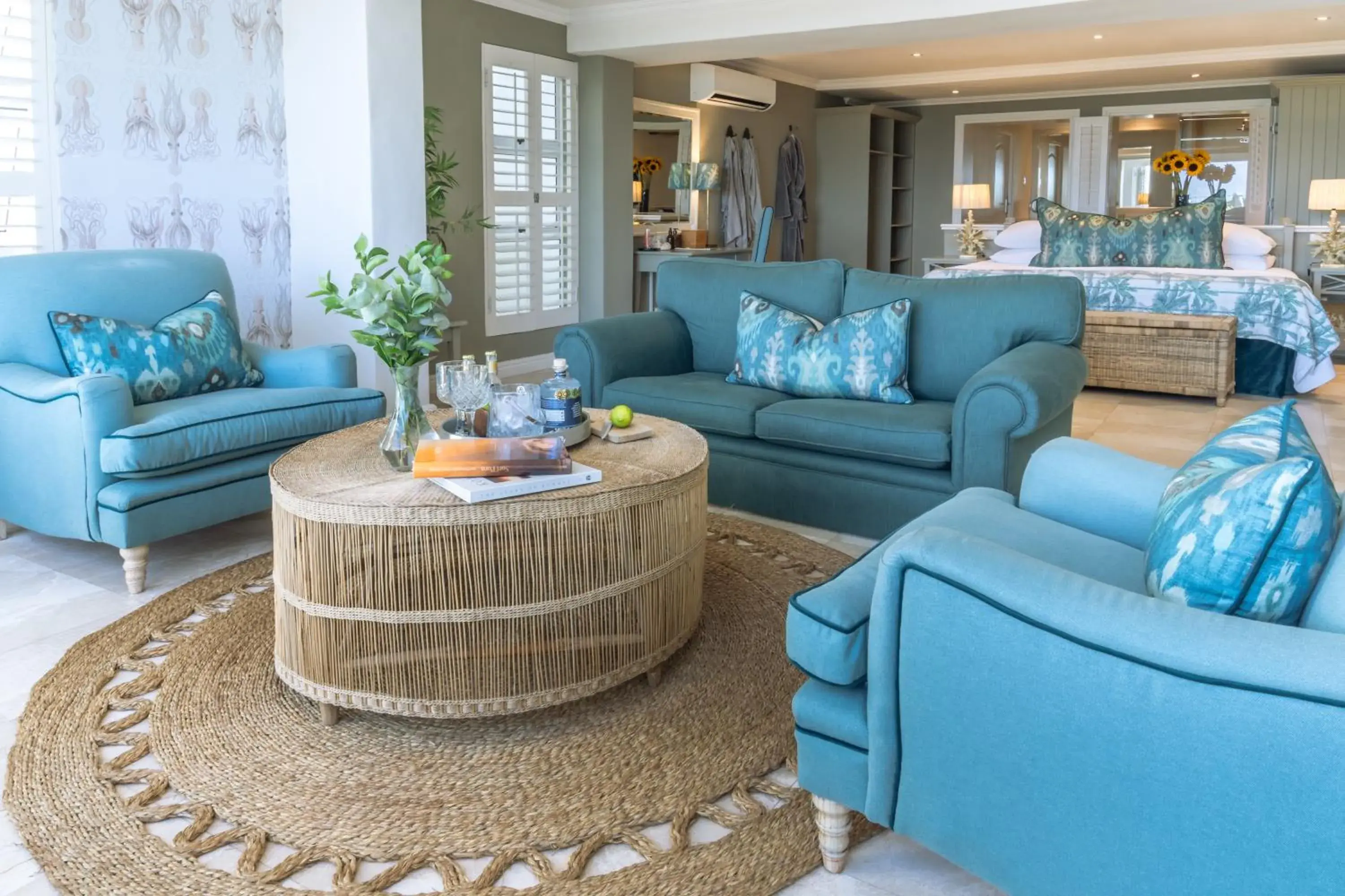 Junior Suite in Last Word Long Beach Junior Suite in Last Word Long Beach