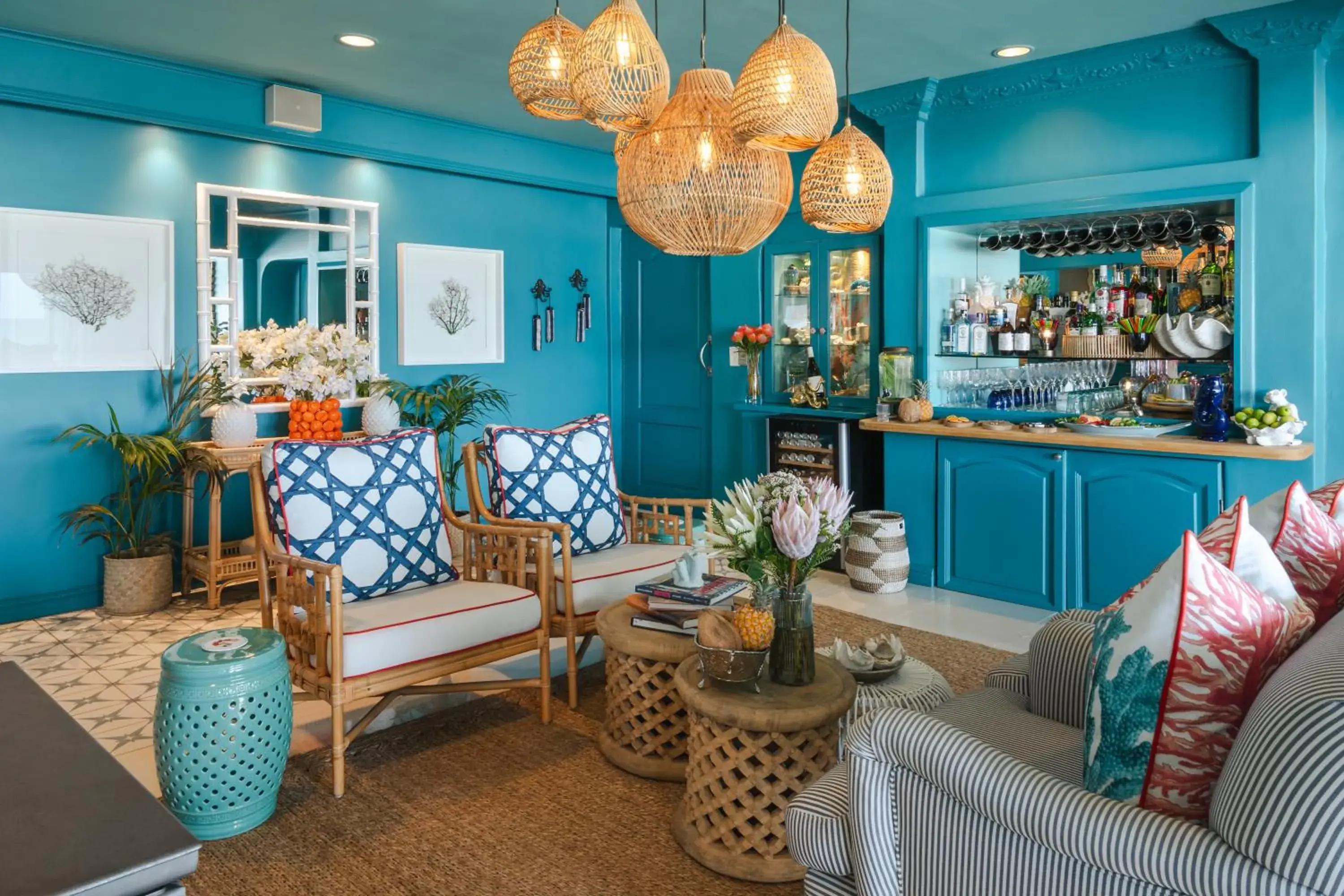 Lounge or bar in Last Word Long Beach Lounge or bar in Last Word Long Beach