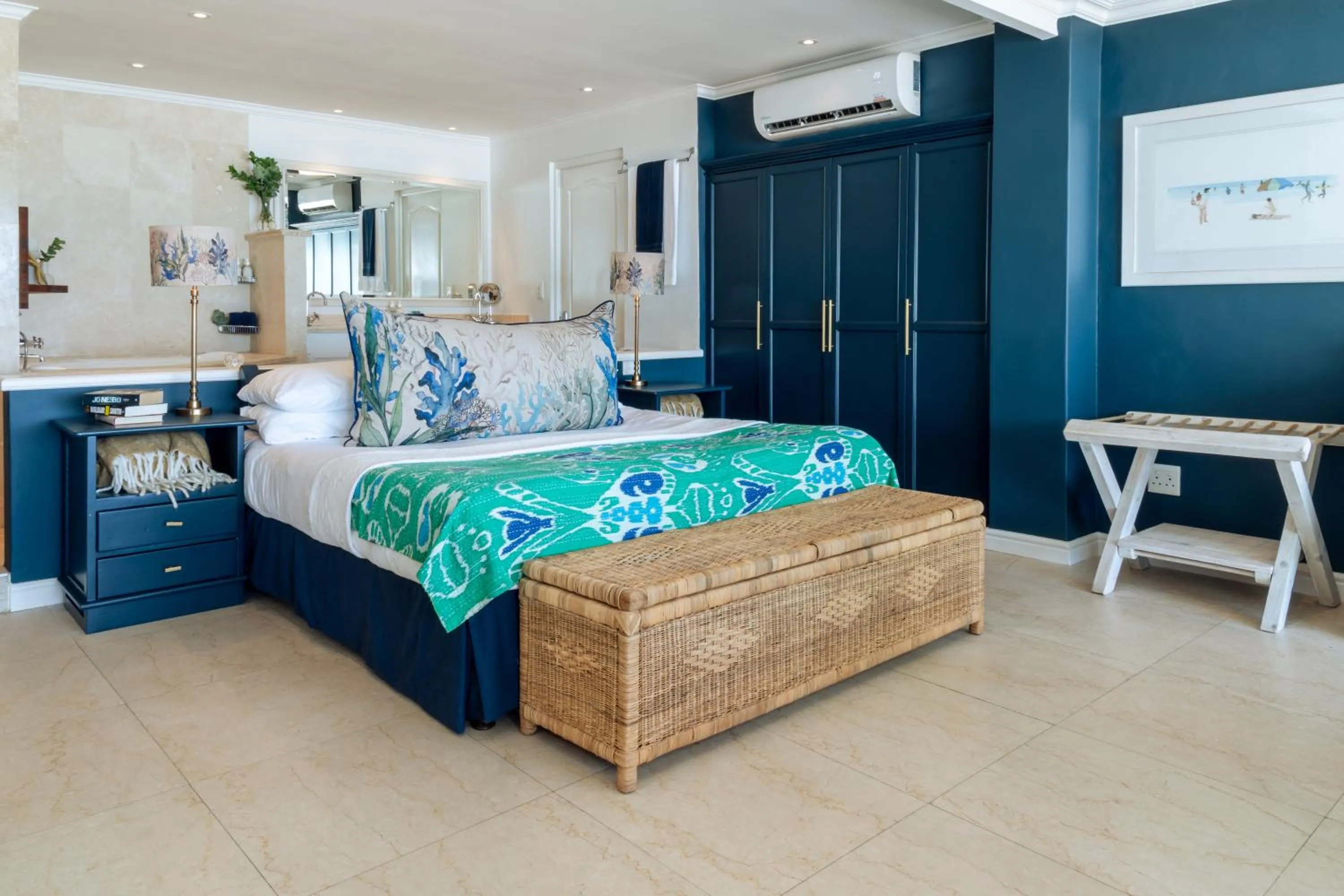 Bedroom, Bed in Last Word Long Beach