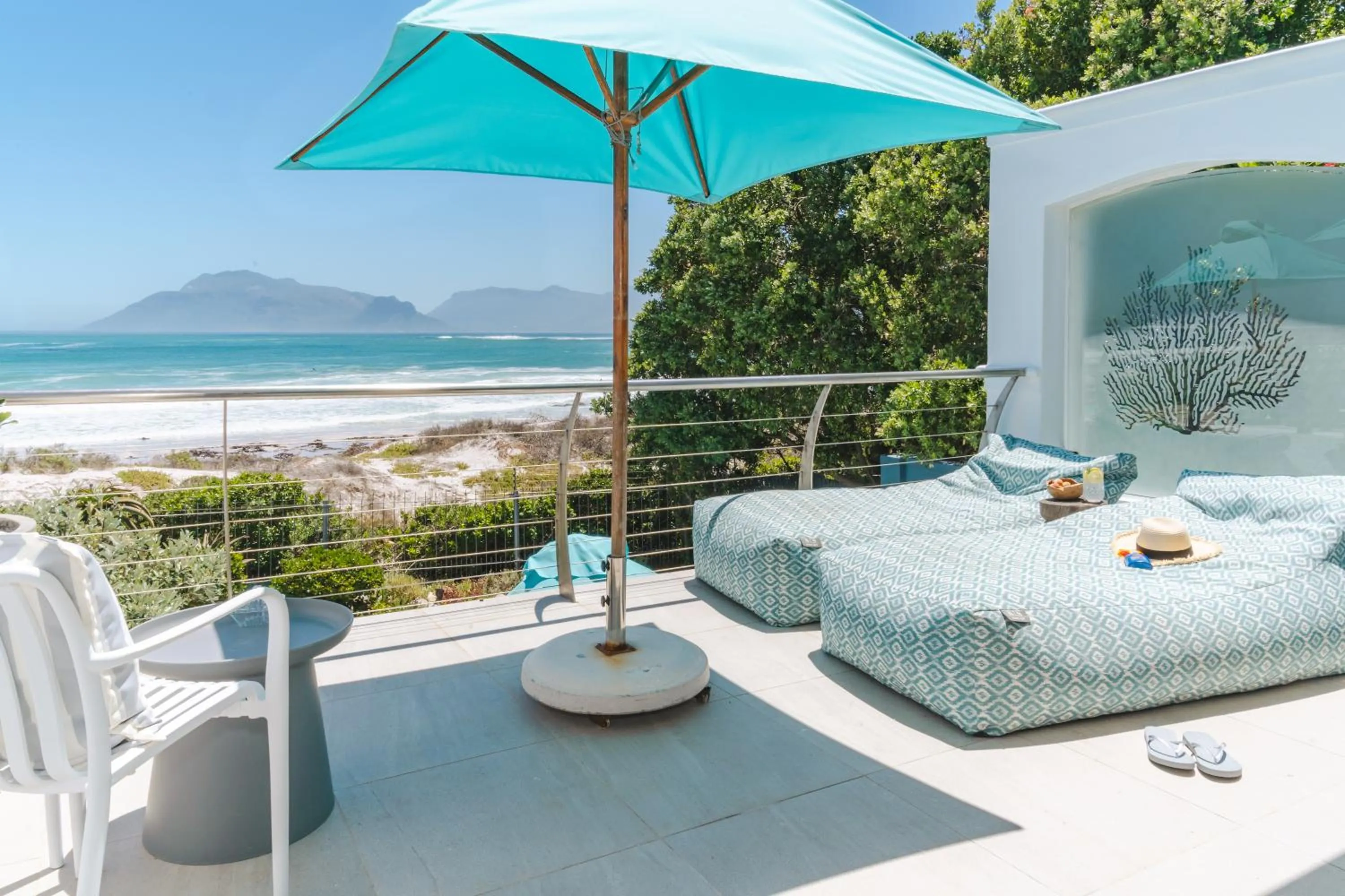 View (from property/room), Bed in Last Word Long Beach