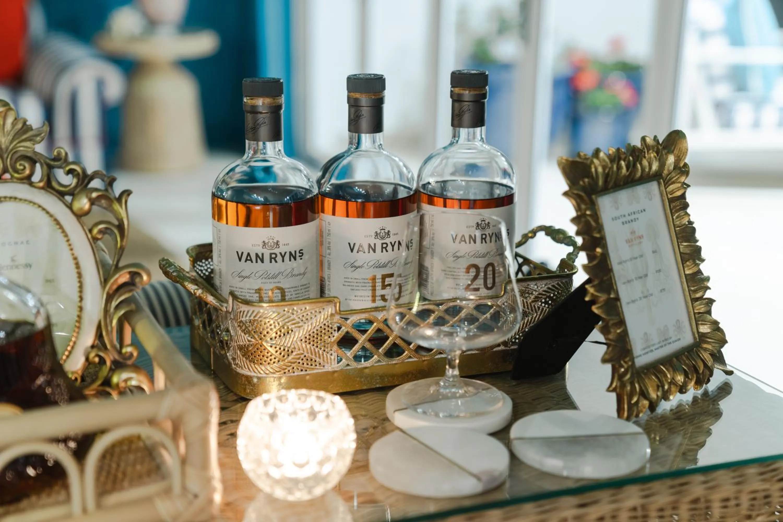 Lounge or bar in Last Word Long Beach