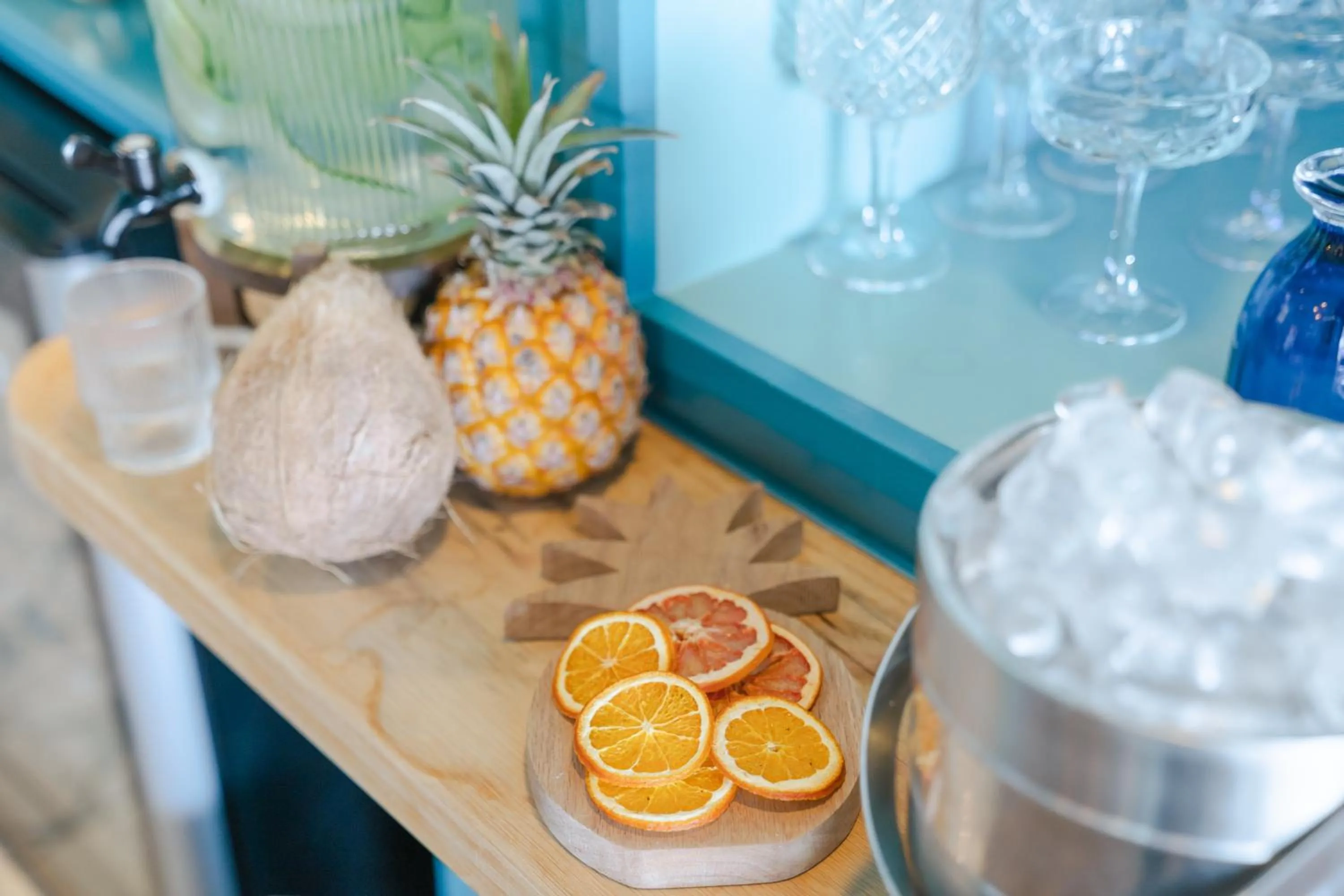 Lounge or bar in Last Word Long Beach