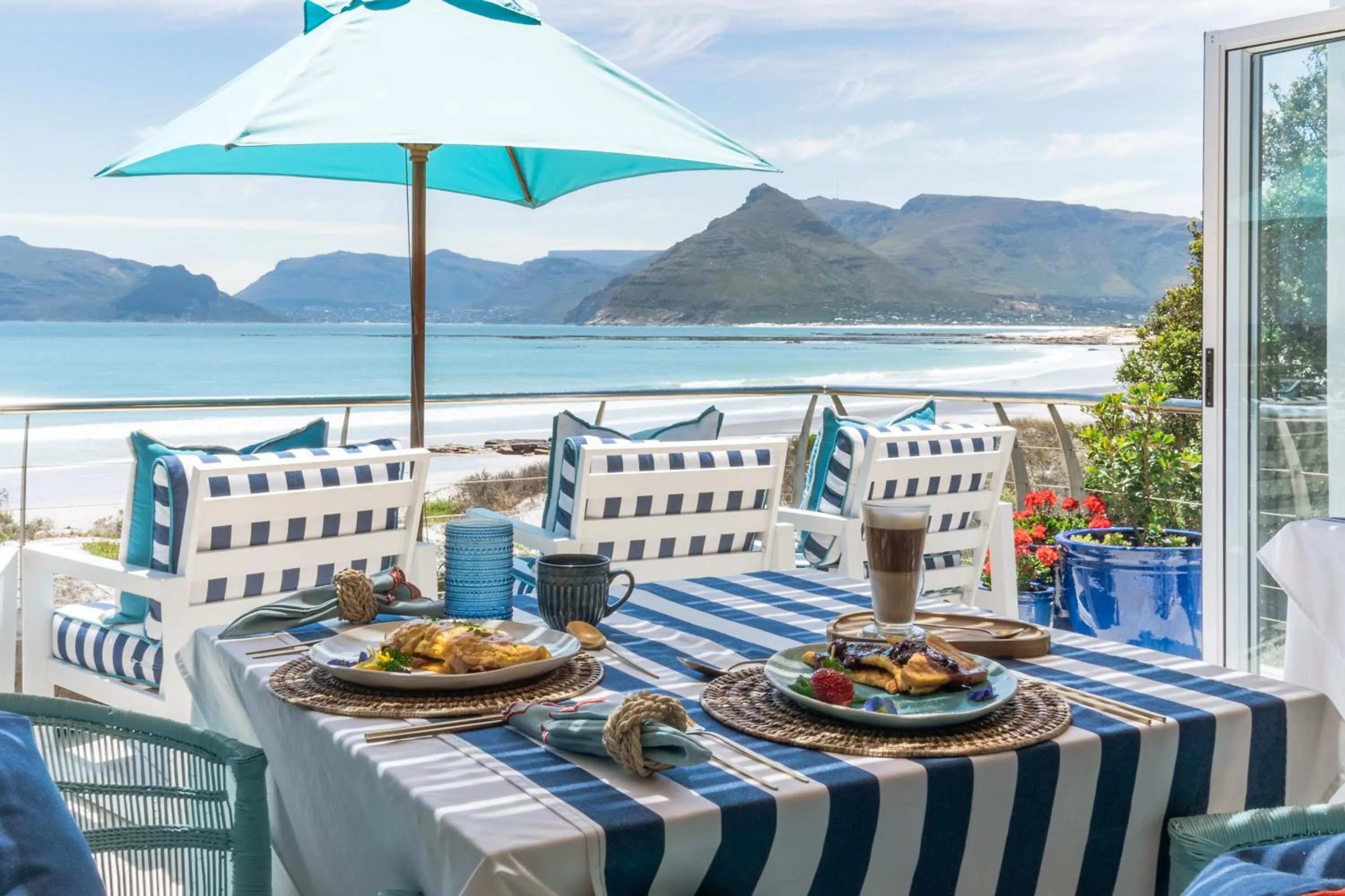 Food and drinks in Last Word Long Beach