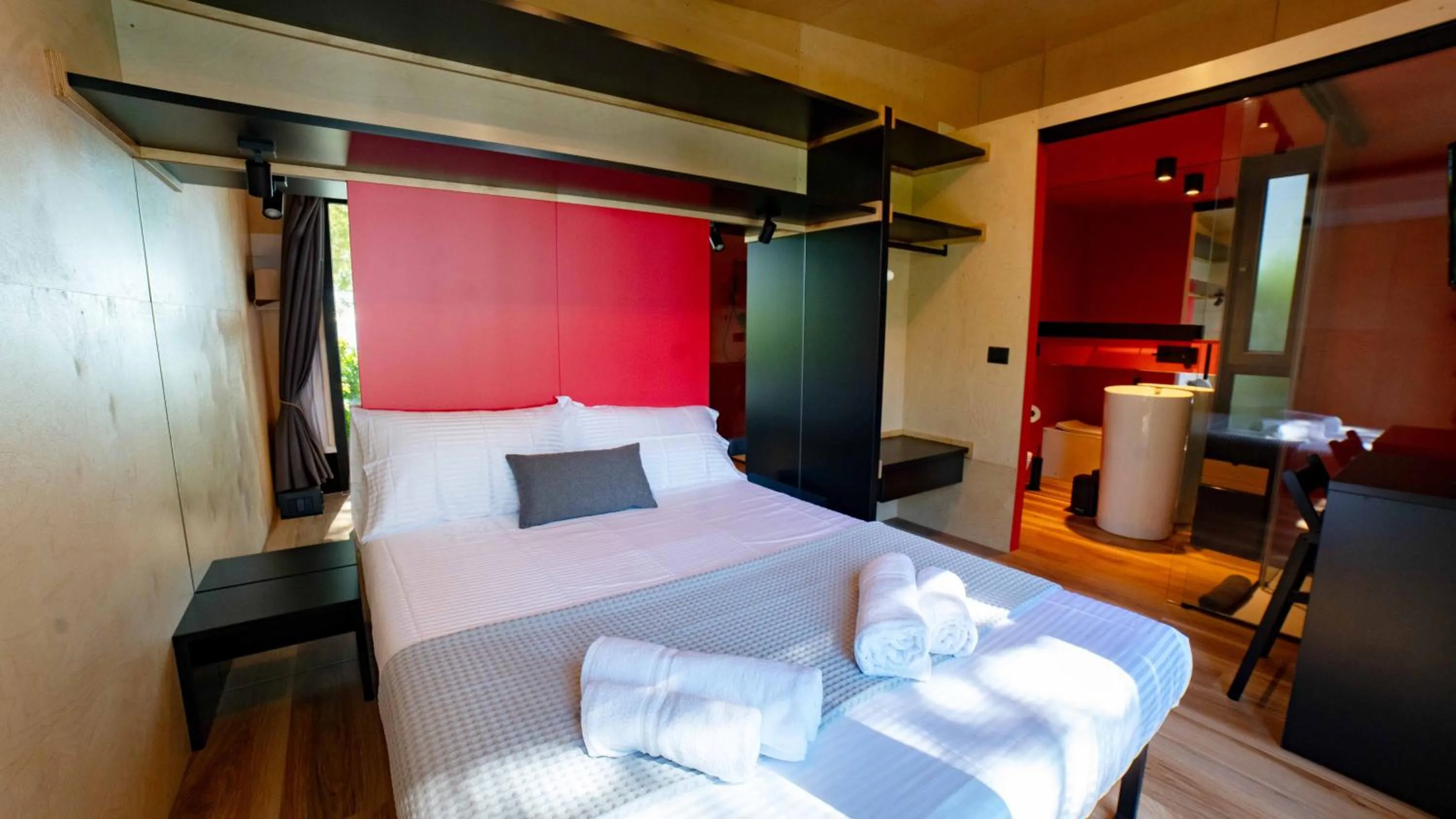 Photo of the whole room, Bed in Concept Village Piccola Gardiola