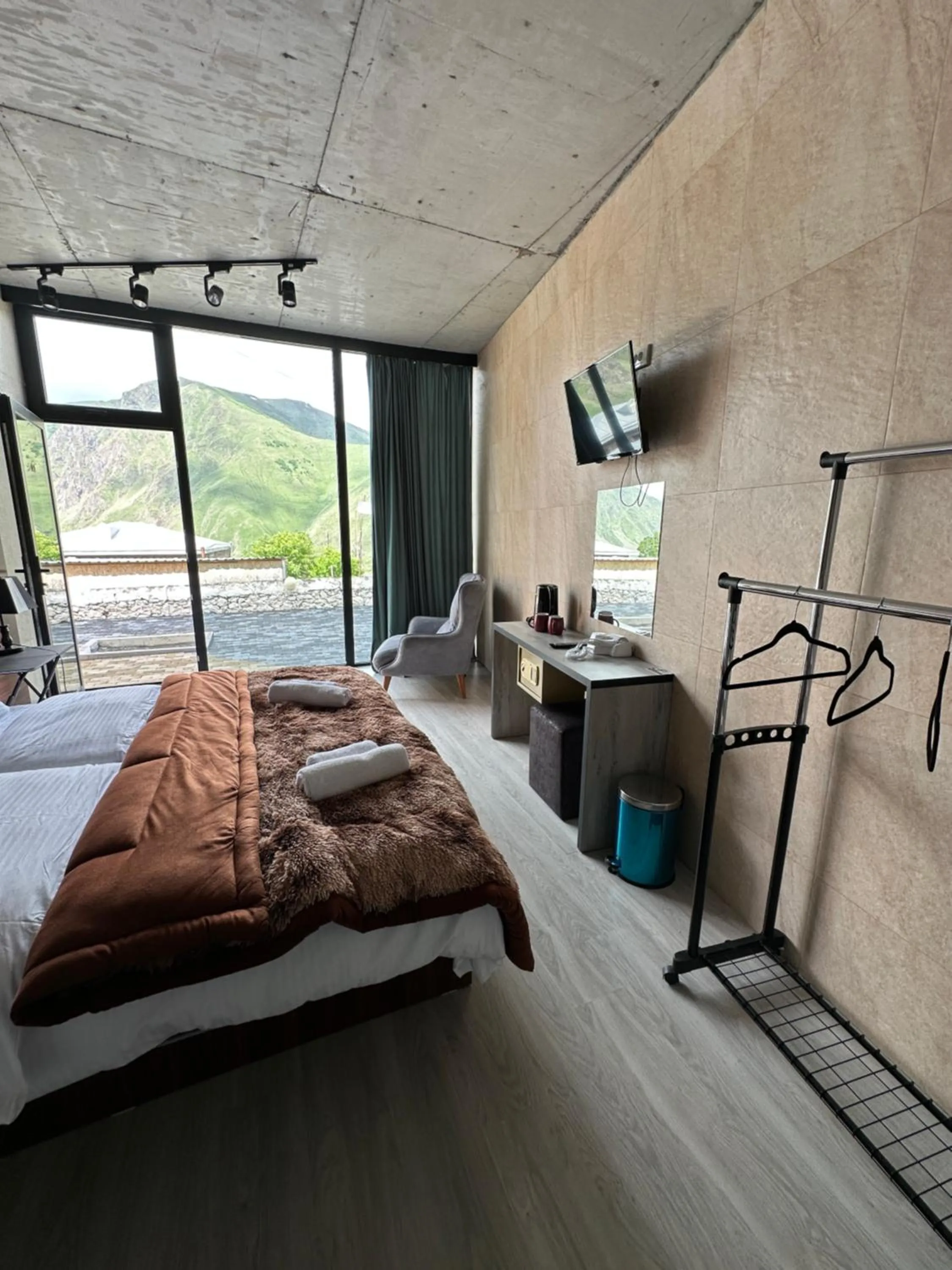 Standard Twin Room with Shared Bathroom in Hotel NOA Kazbegi