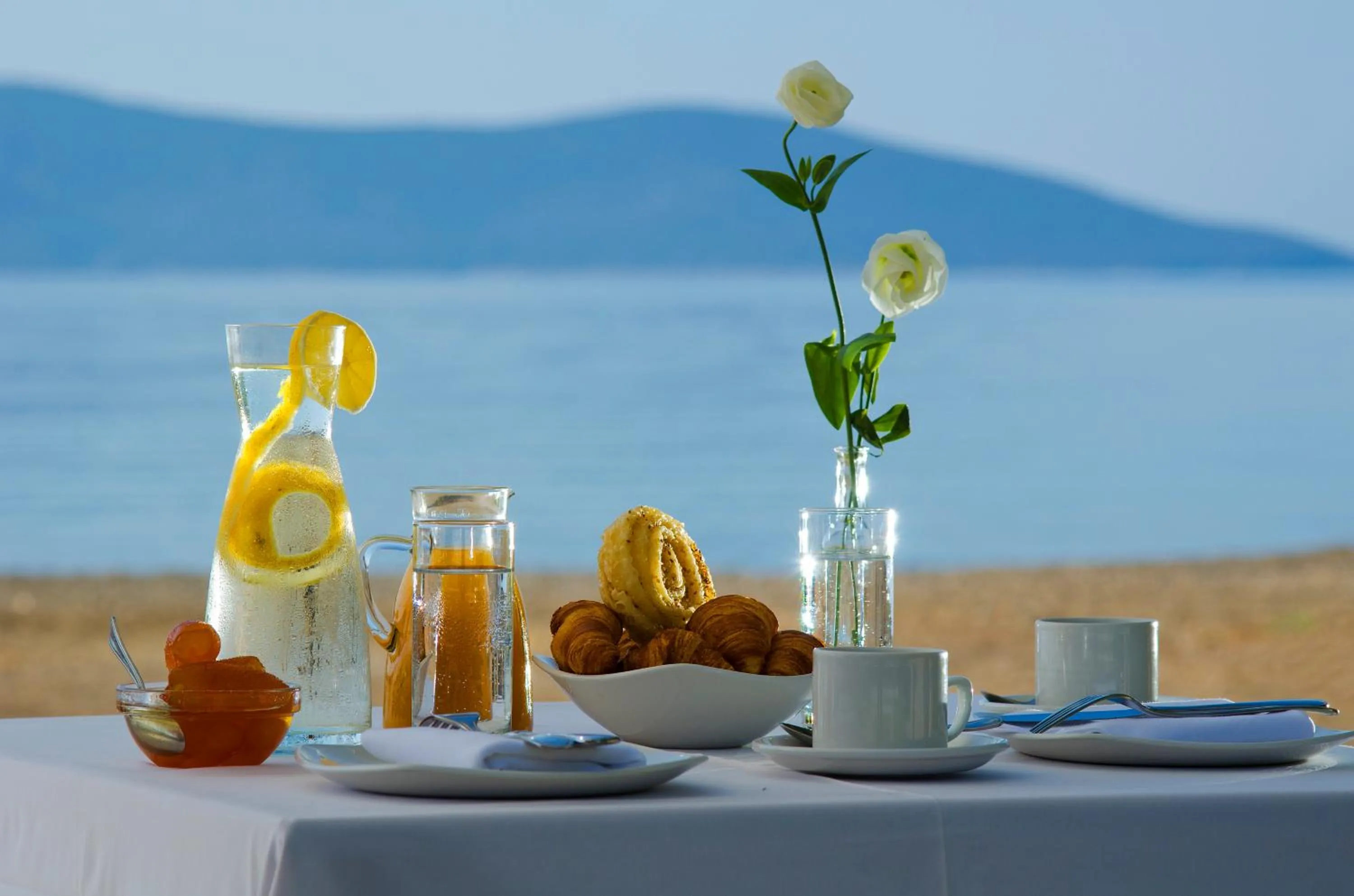 Restaurant/places to eat in Makis Inn Resort