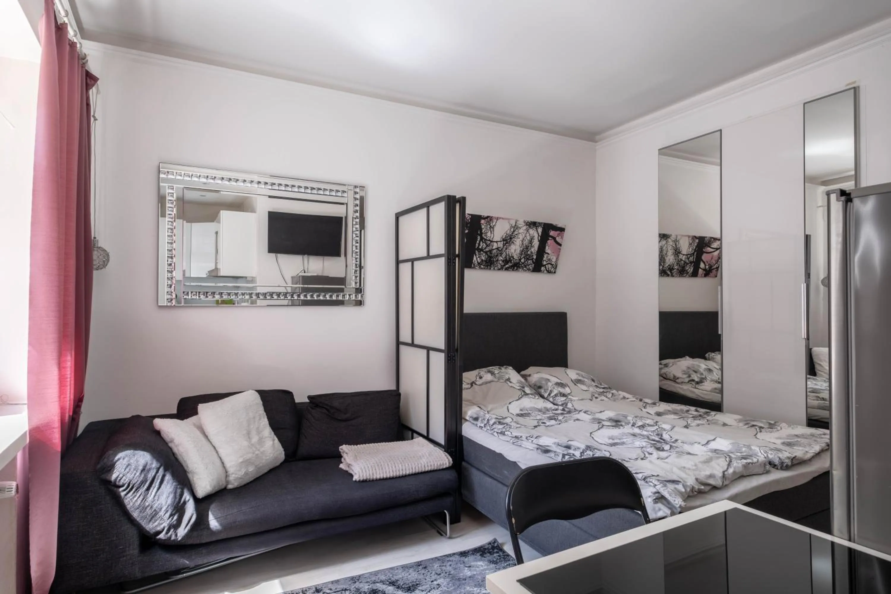 Living room, Bed in Sailor`s Apartment