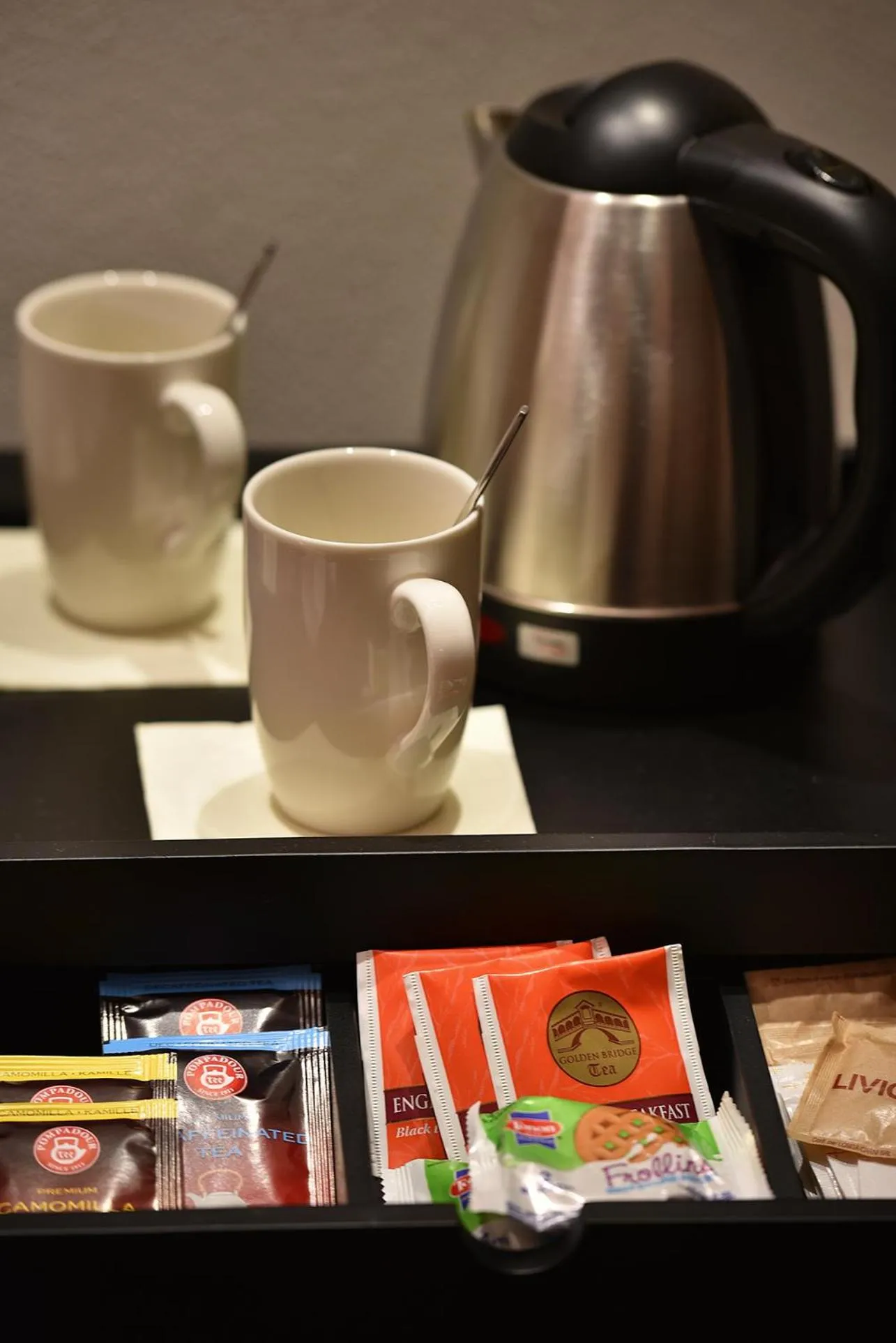 room service in Hotel Bucaneve