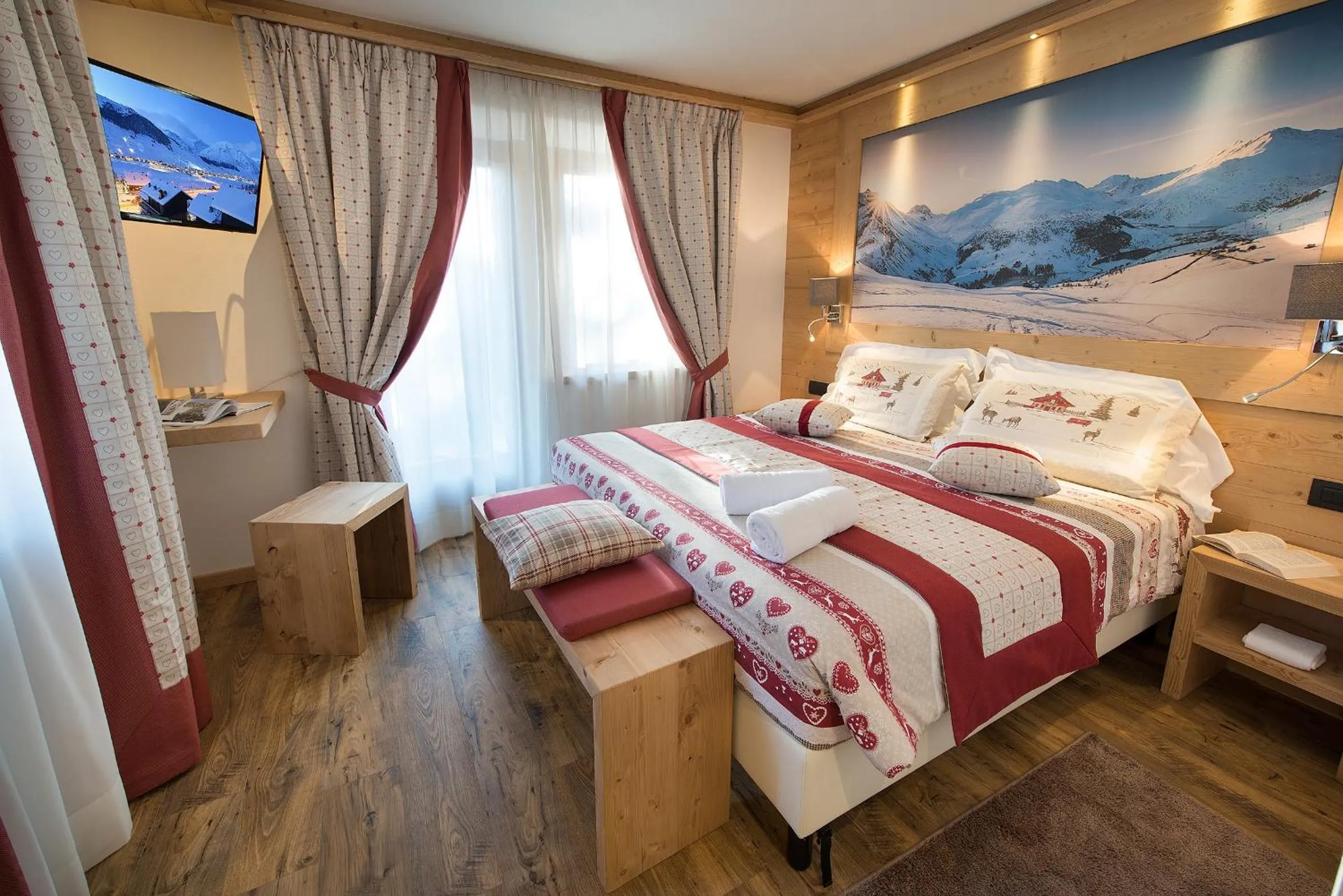 Photo of the whole room, Bed in Hotel Bucaneve