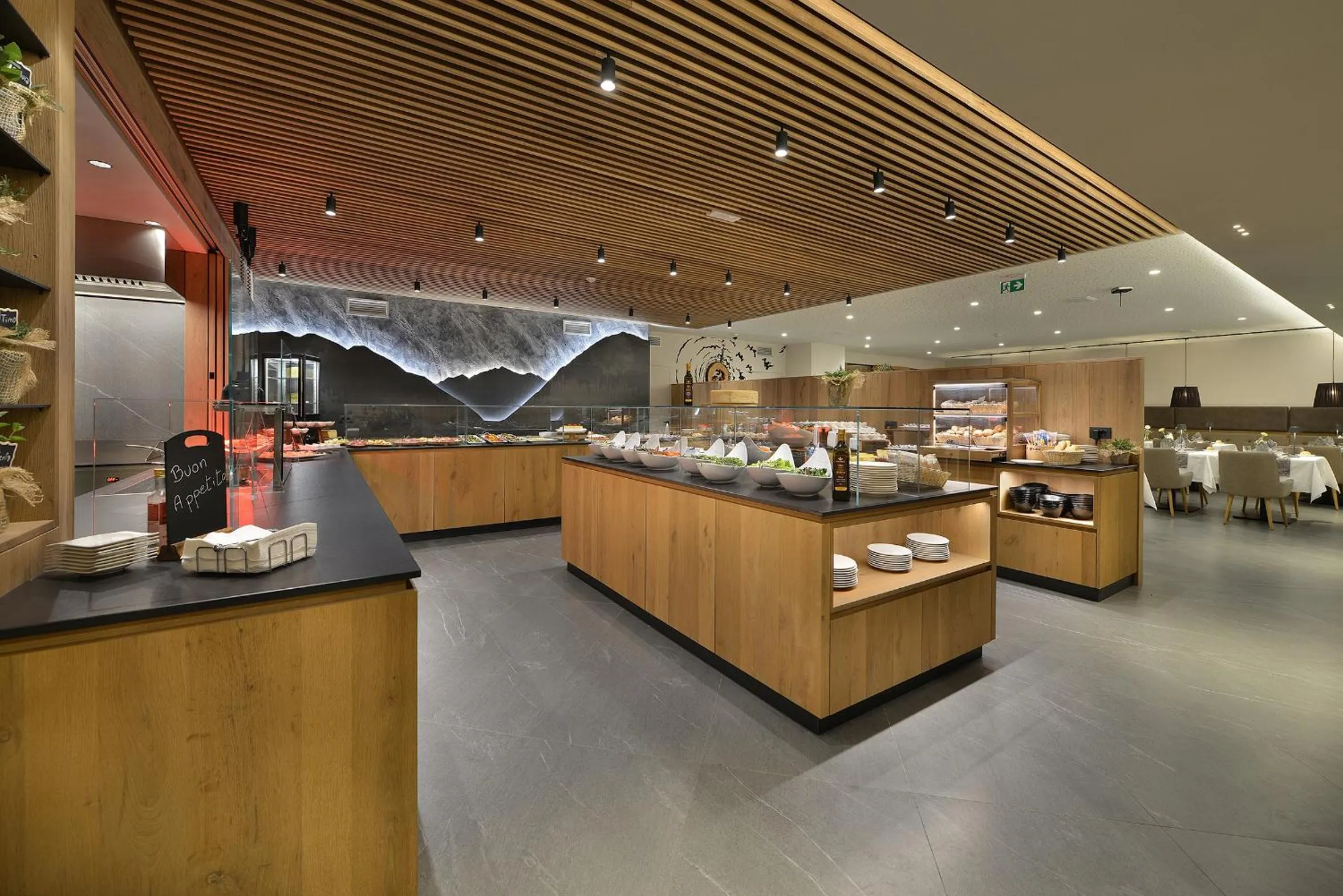 Restaurant/places to eat in Hotel Bucaneve