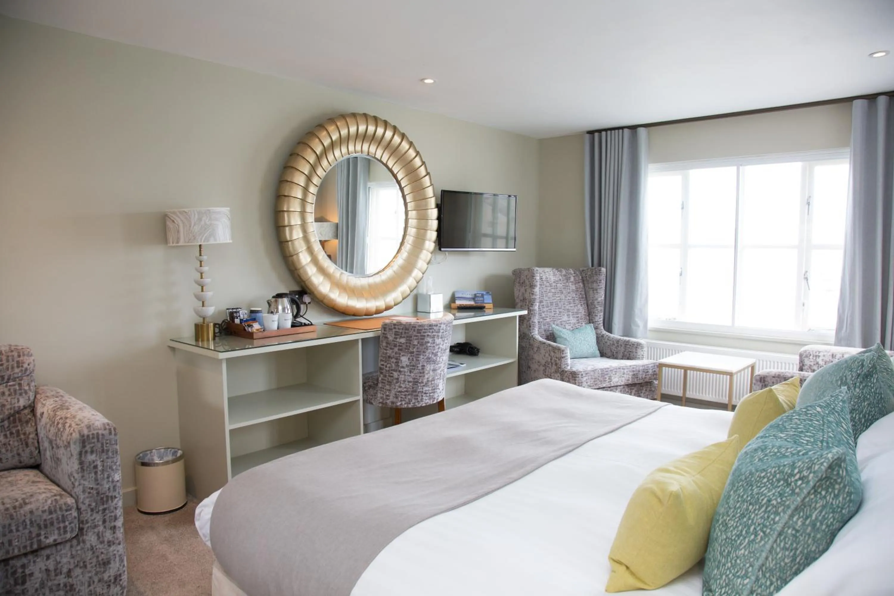 Bedroom, Bed in The Atlantic