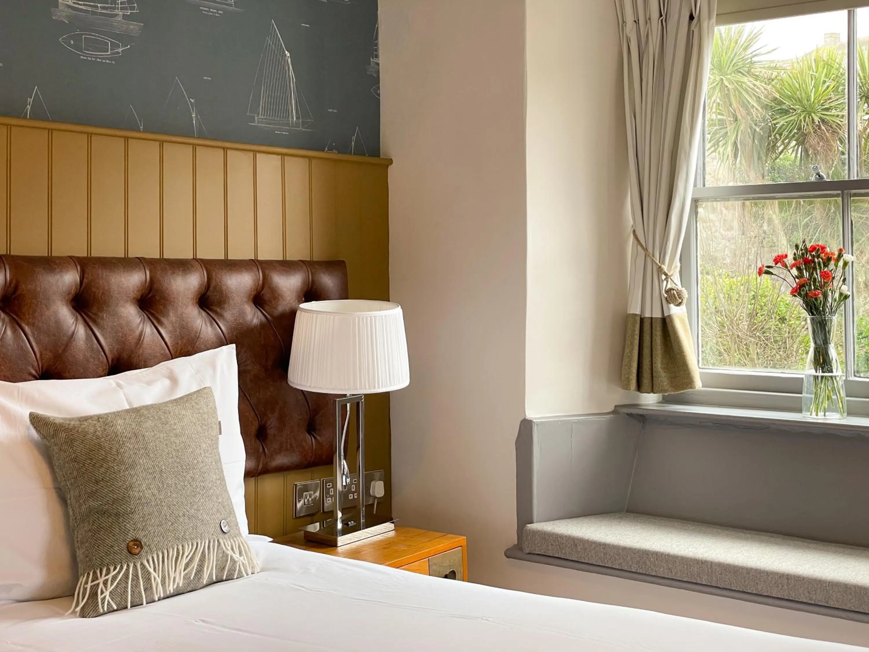 Bedroom, Bed in The Atlantic