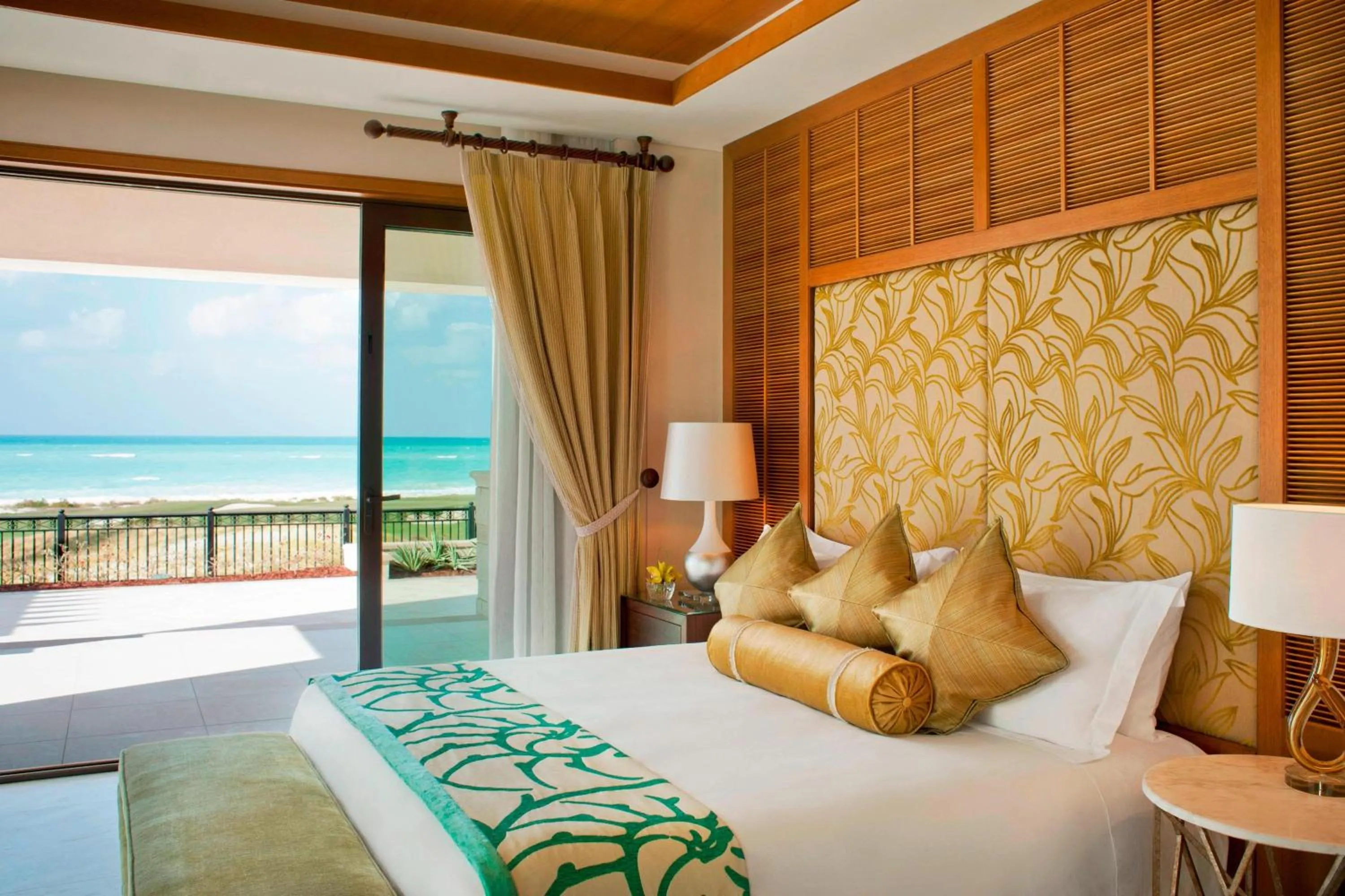 Bedroom, Bed in The St. Regis Saadiyat Island Resort, Abu Dhabi