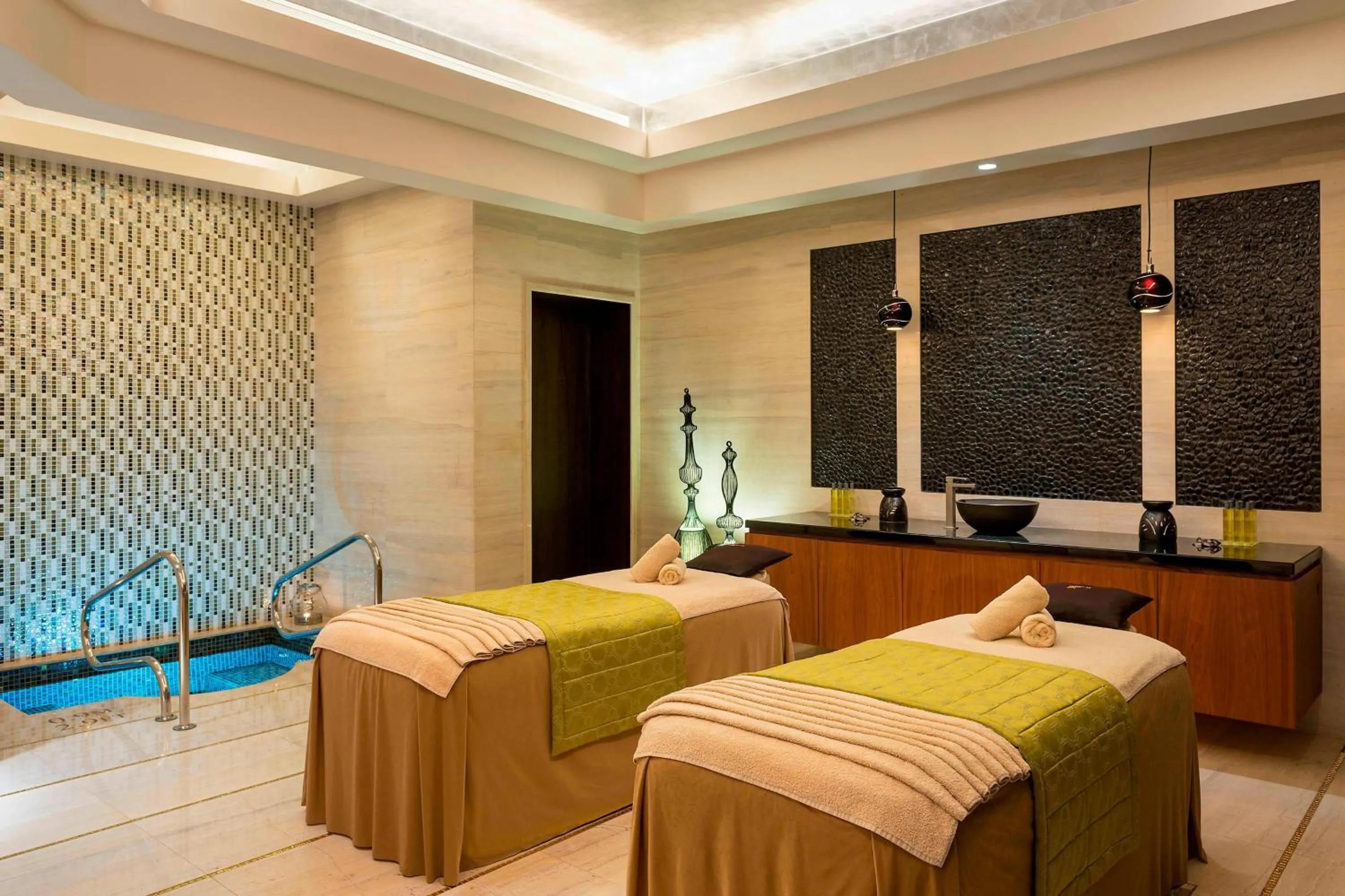 Spa and wellness centre/facilities, Bed in The St. Regis Saadiyat Island Resort, Abu Dhabi