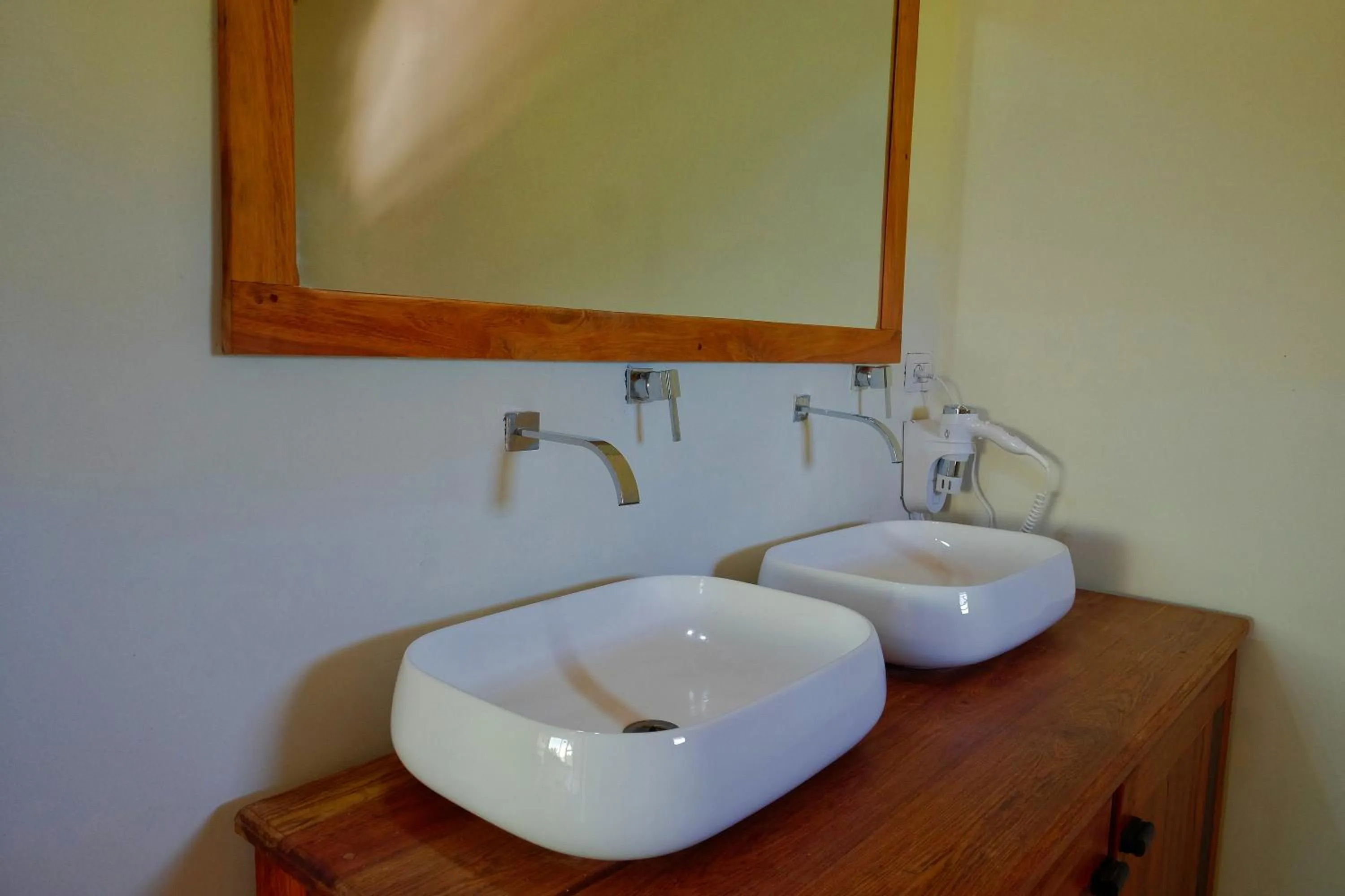 Breakfast in Emeraude Lodge