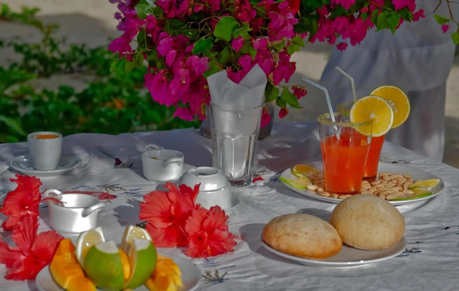 Breakfast in Emeraude Lodge