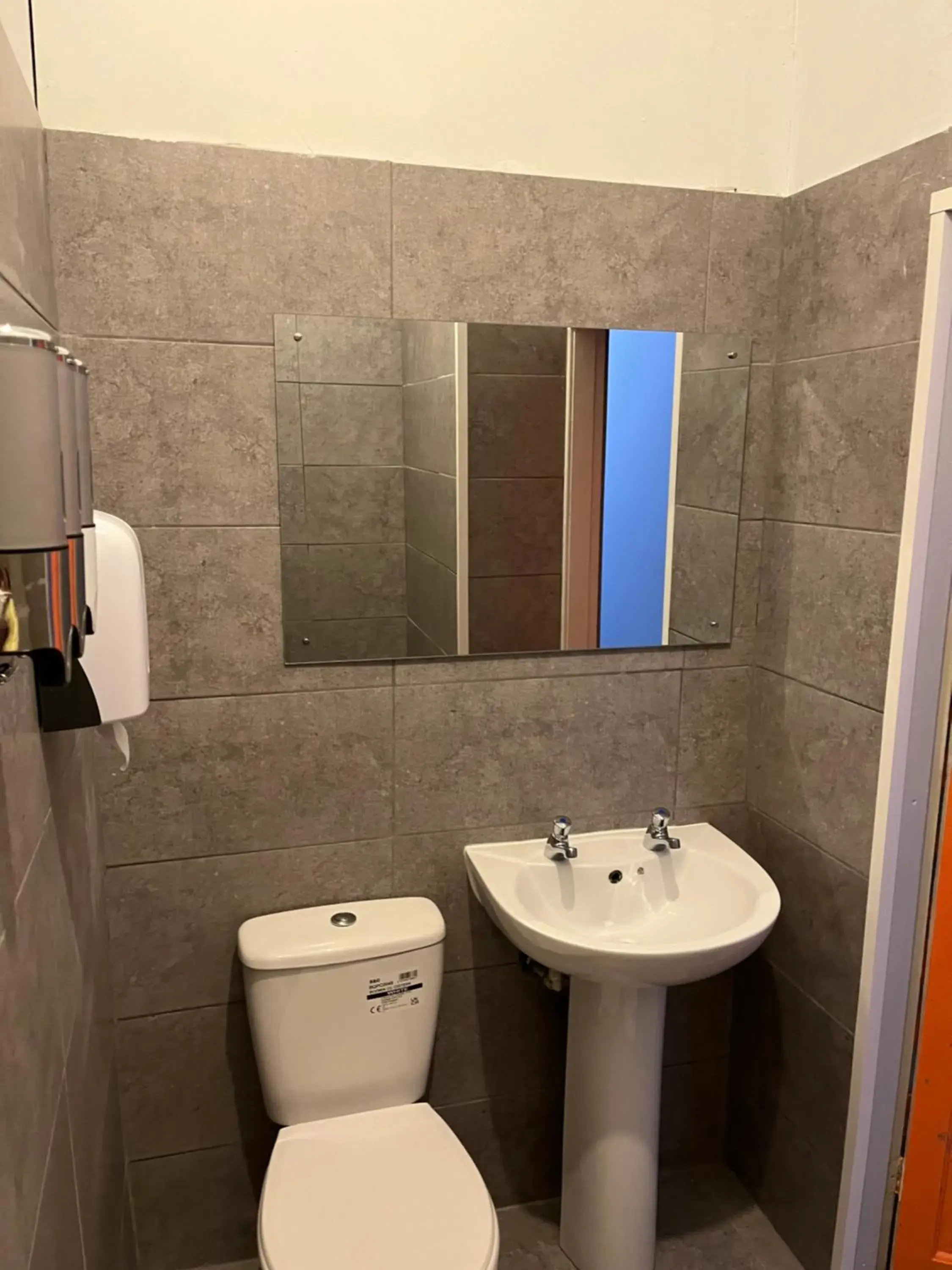 Triple Room in Heroesbunkz Triple Room in Heroesbunkz