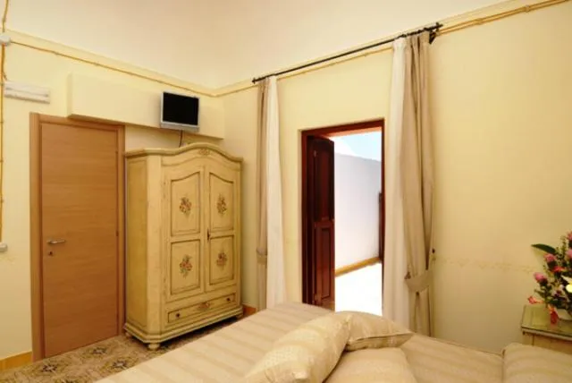 Photo of the whole room, Bed in Locanda Degli Dei