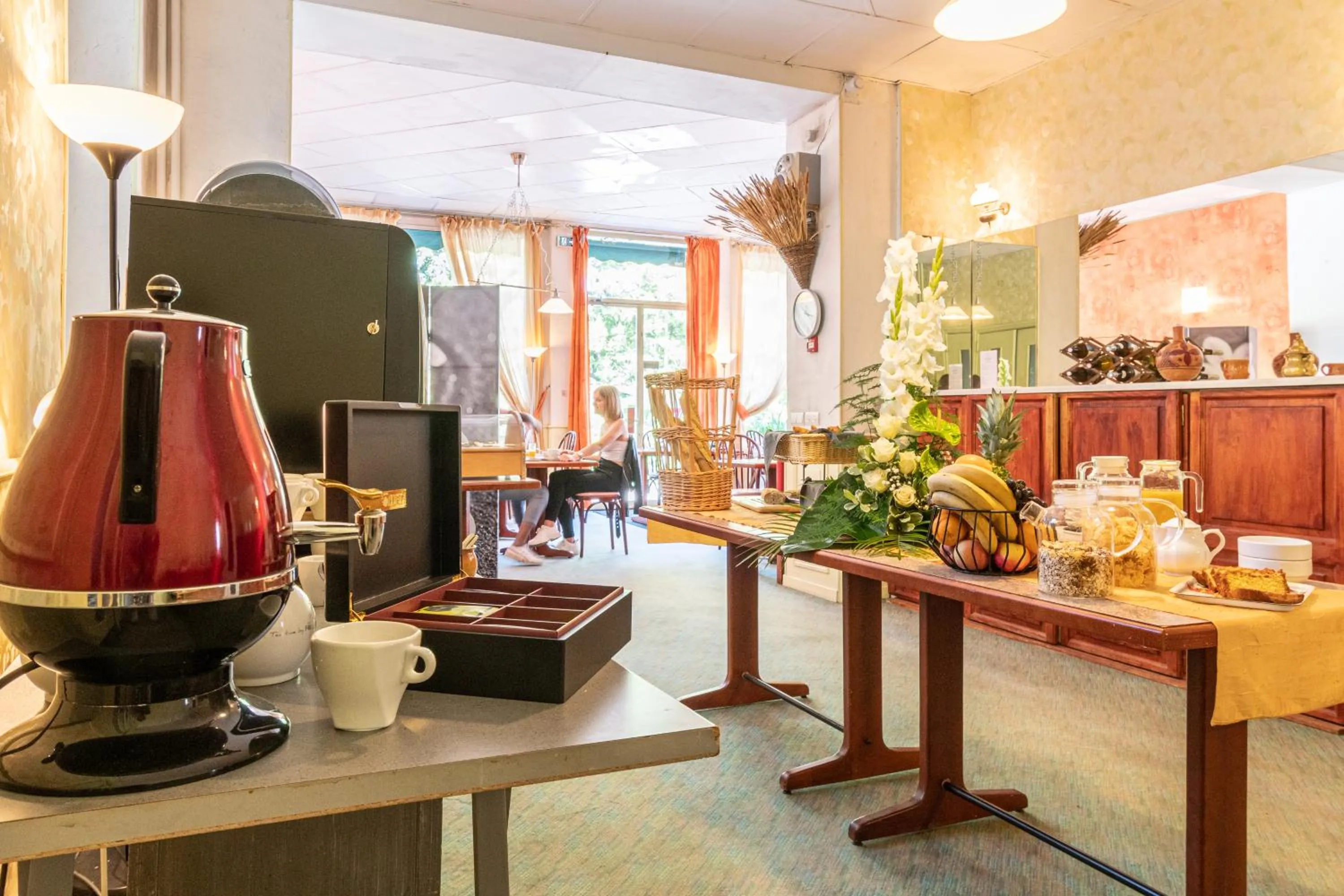 Buffet breakfast in Hôtel des Bains