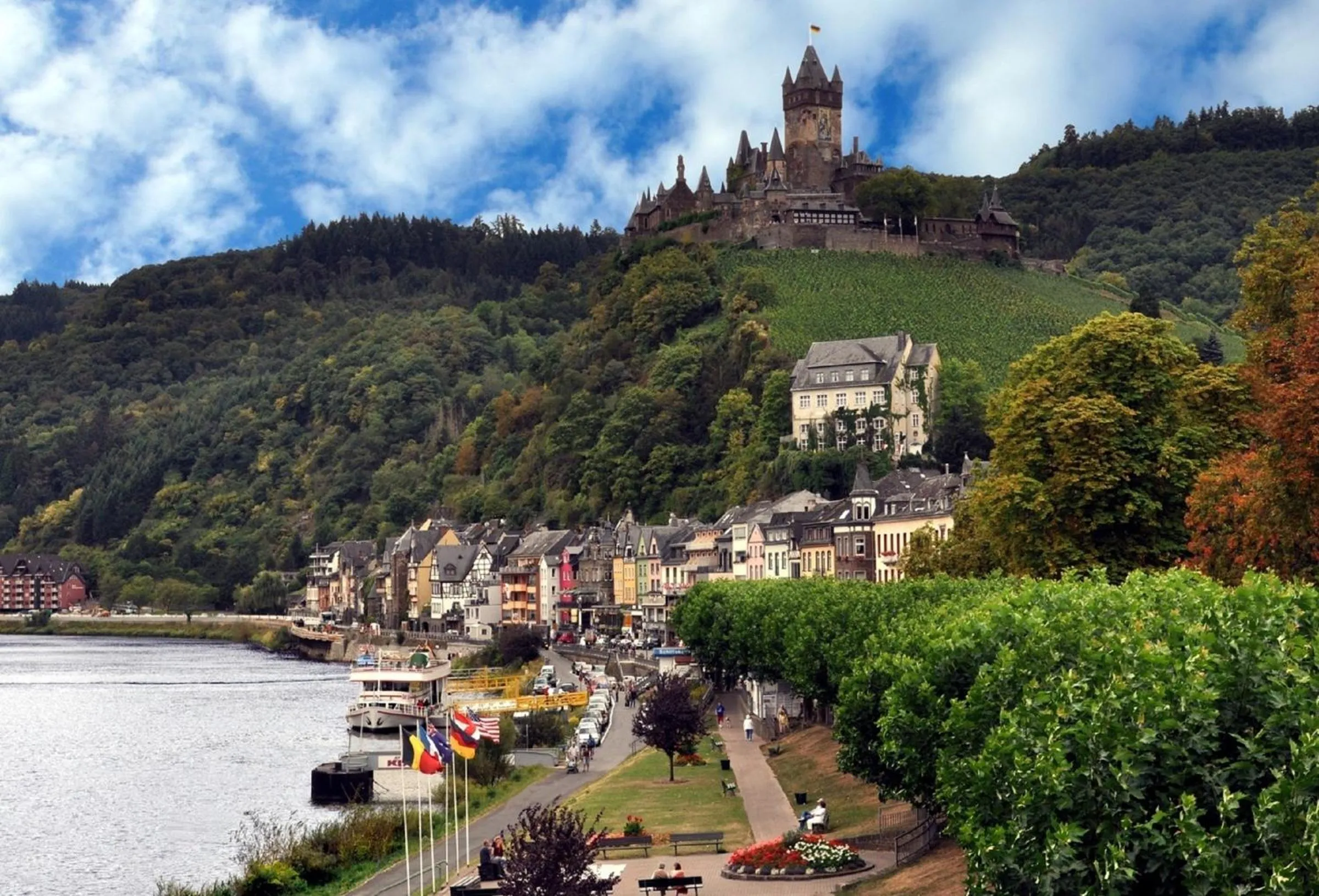 Nearby landmark in Moselstern Hotel Zum guten Onkel