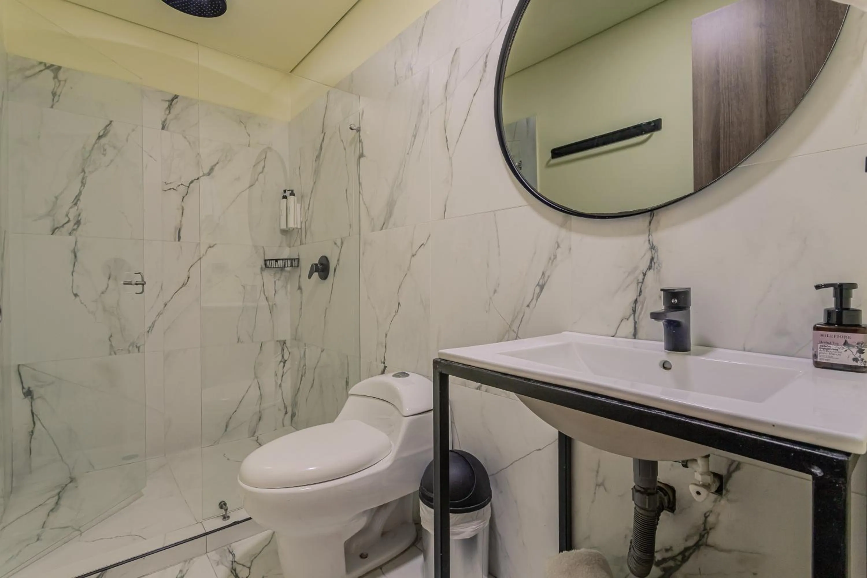 Shower in Soy Local Parque La 93