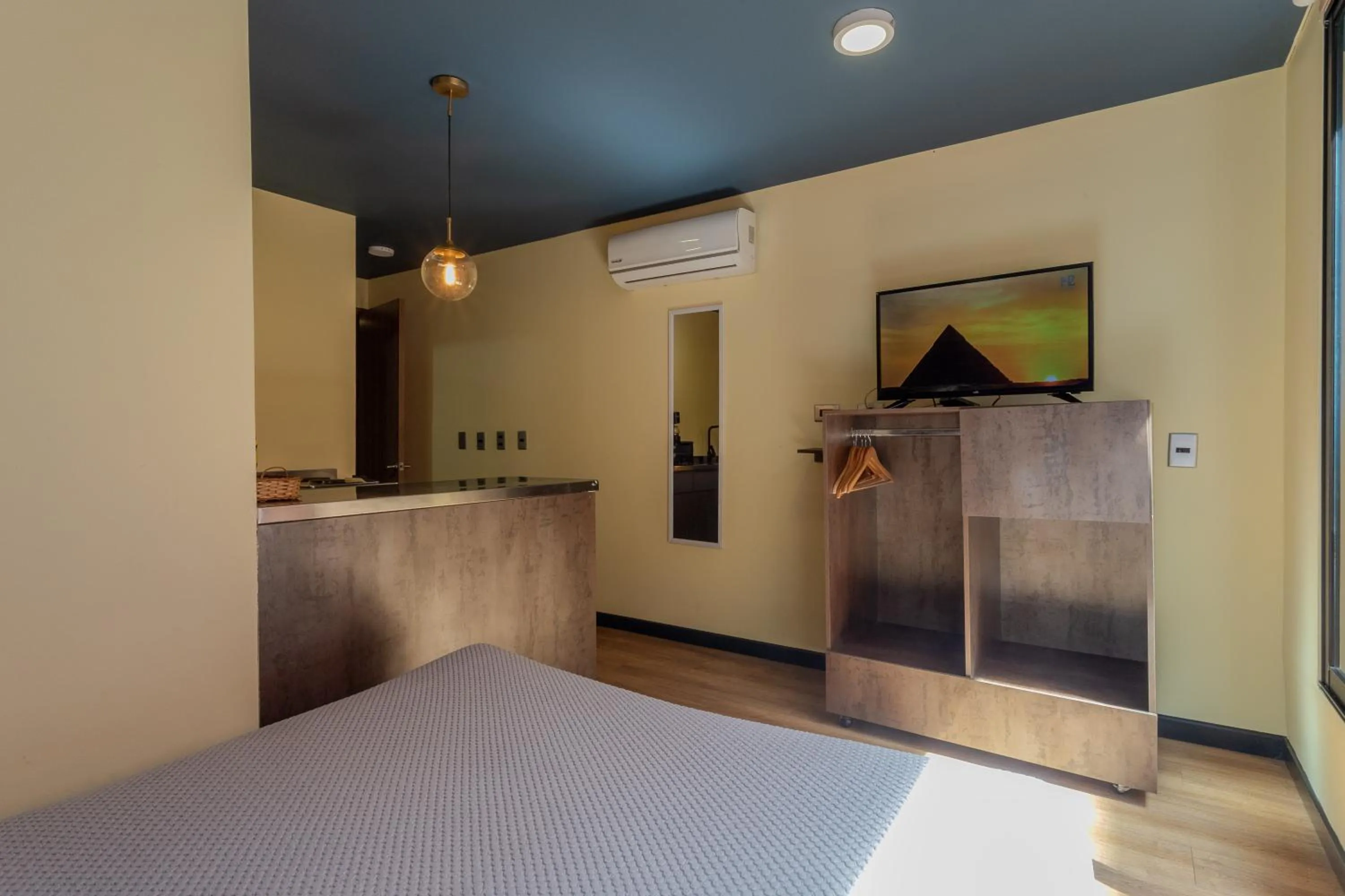 Photo of the whole room, Bed in Soy Local Parque La 93