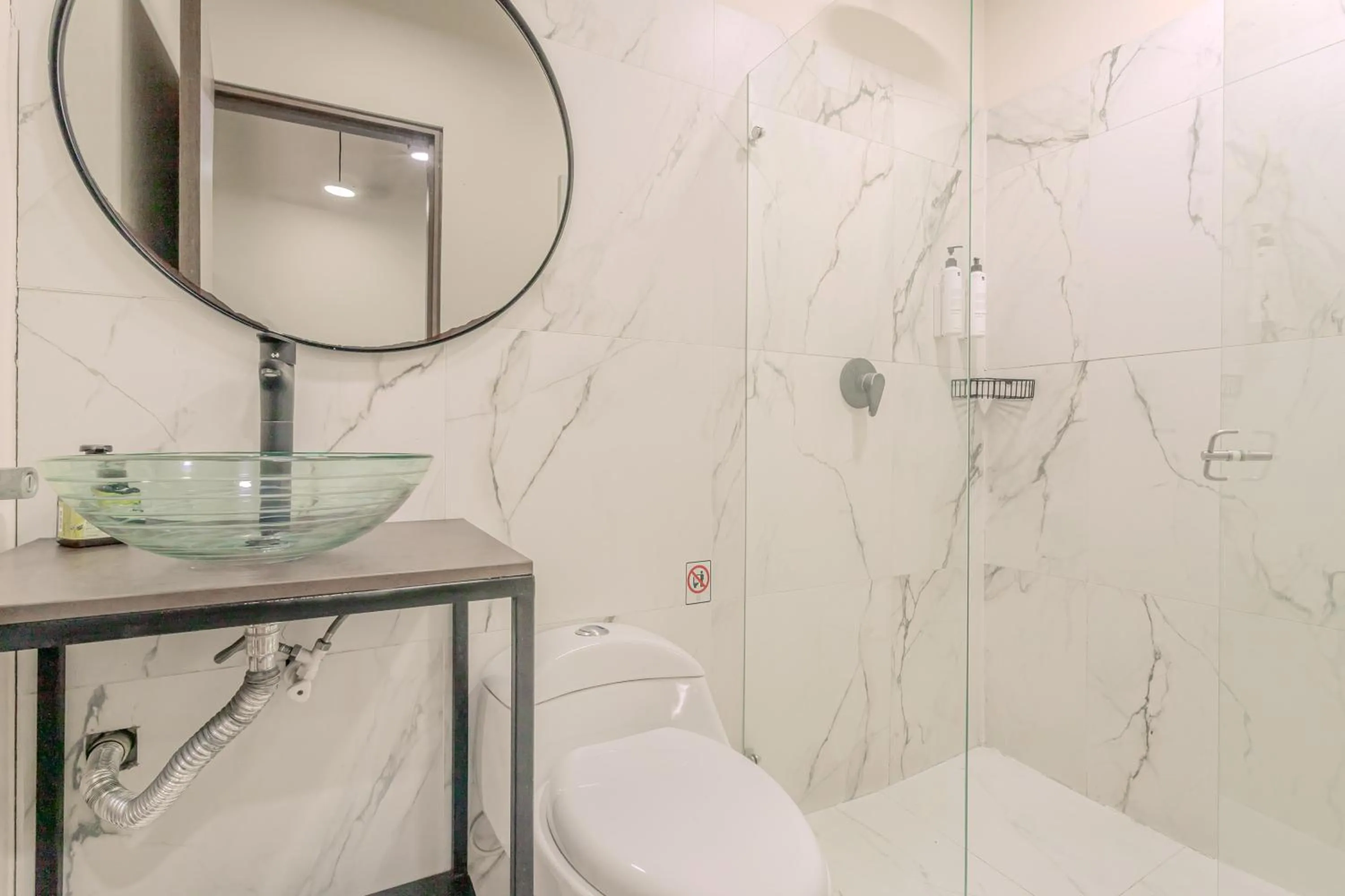 Shower in Soy Local Parque La 93