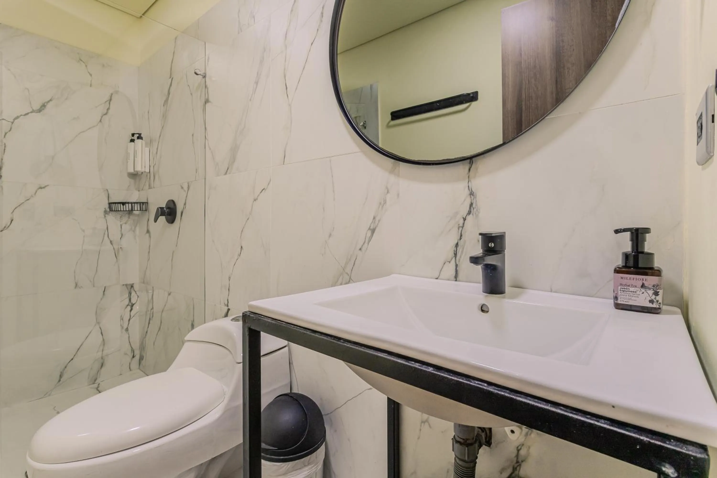 Bathroom in Soy Local Parque La 93