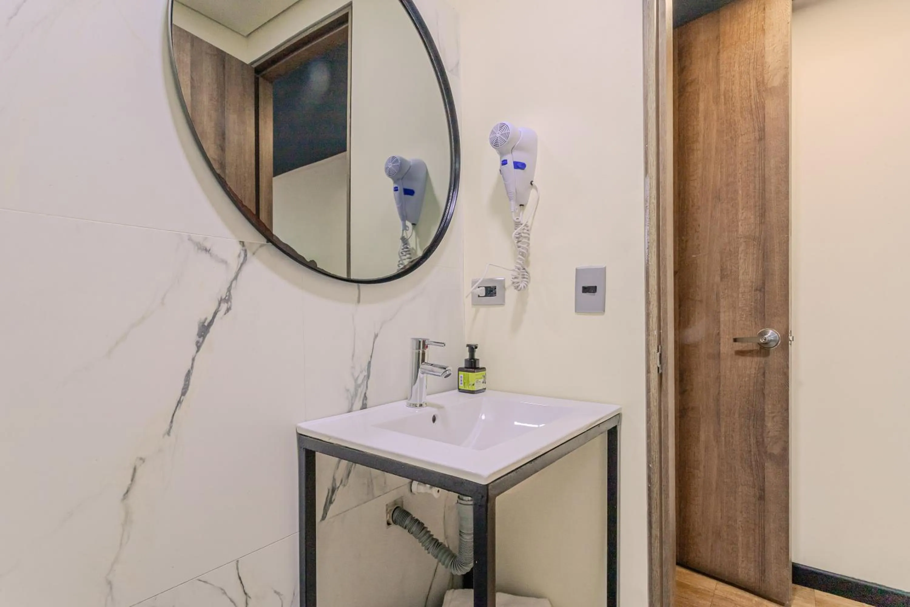 Bathroom in Soy Local Parque La 93