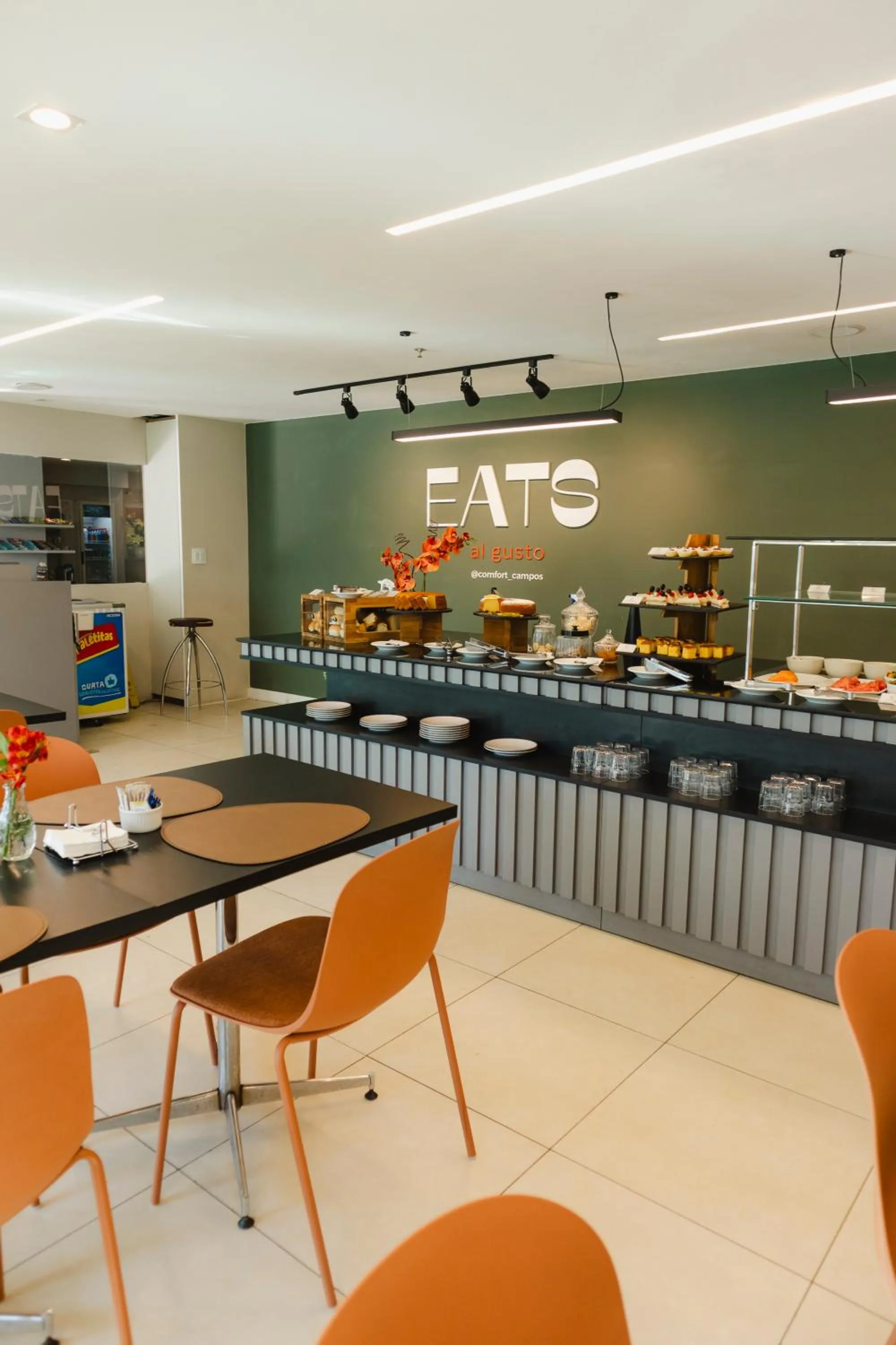 Restaurant/places to eat in Comfort Hotel Campos dos Goytacazes