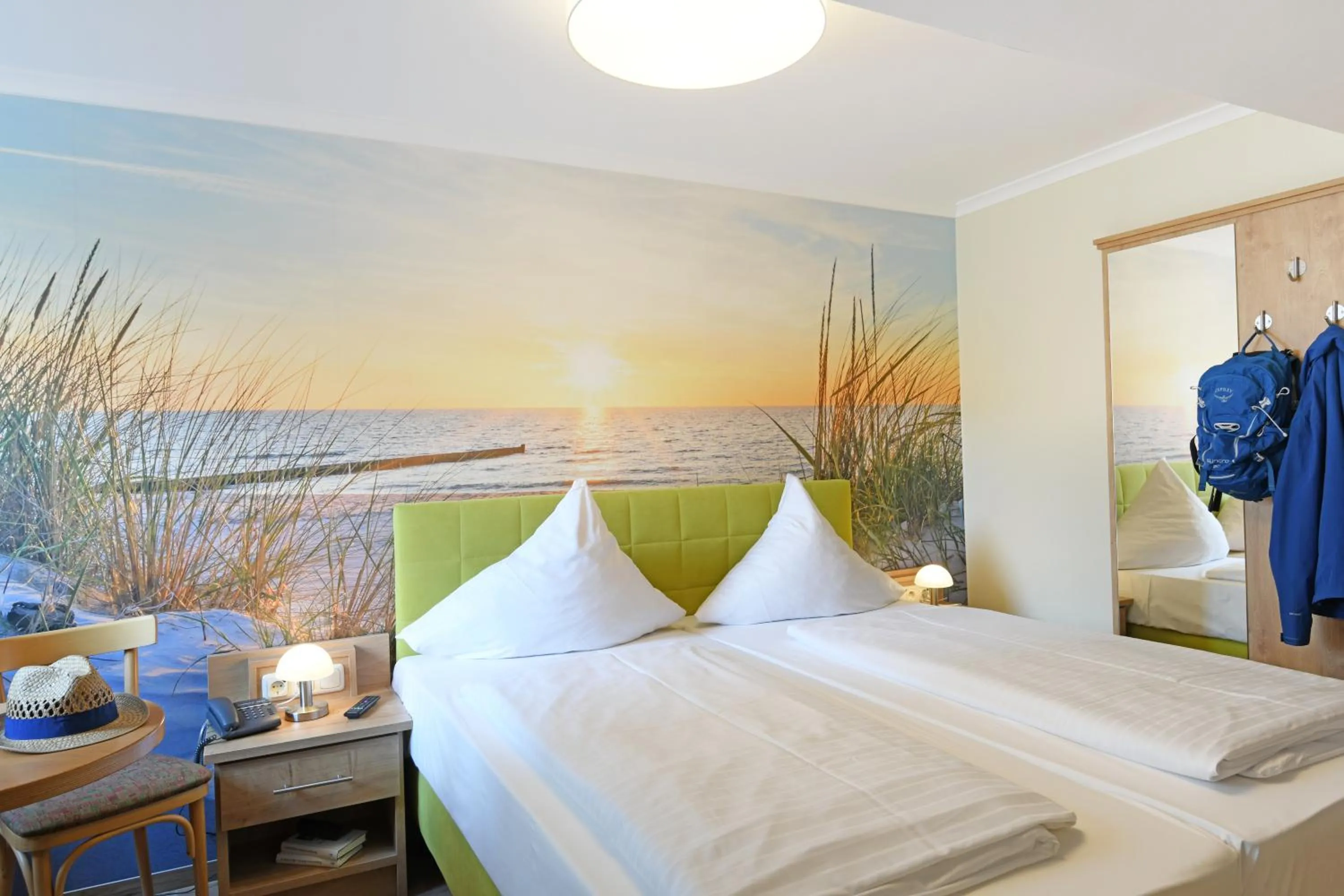 Photo of the whole room, Bed in Moselstern-Hotel "Weinhaus Fuhrmann"