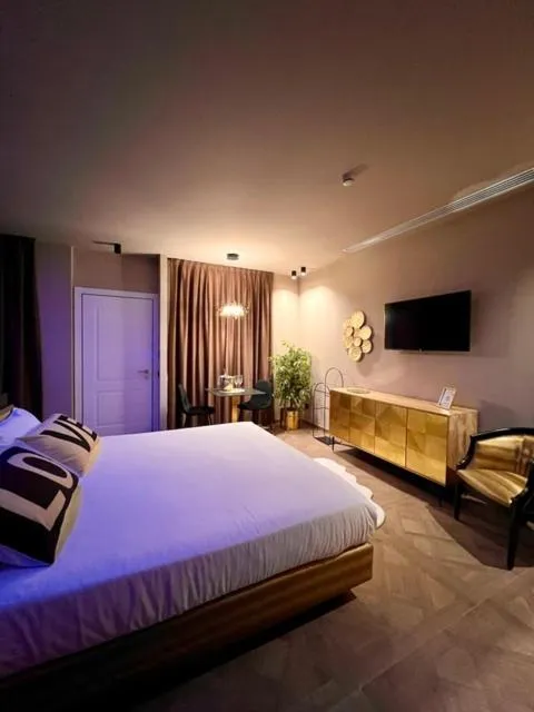 Bed in Hotel Motel Top