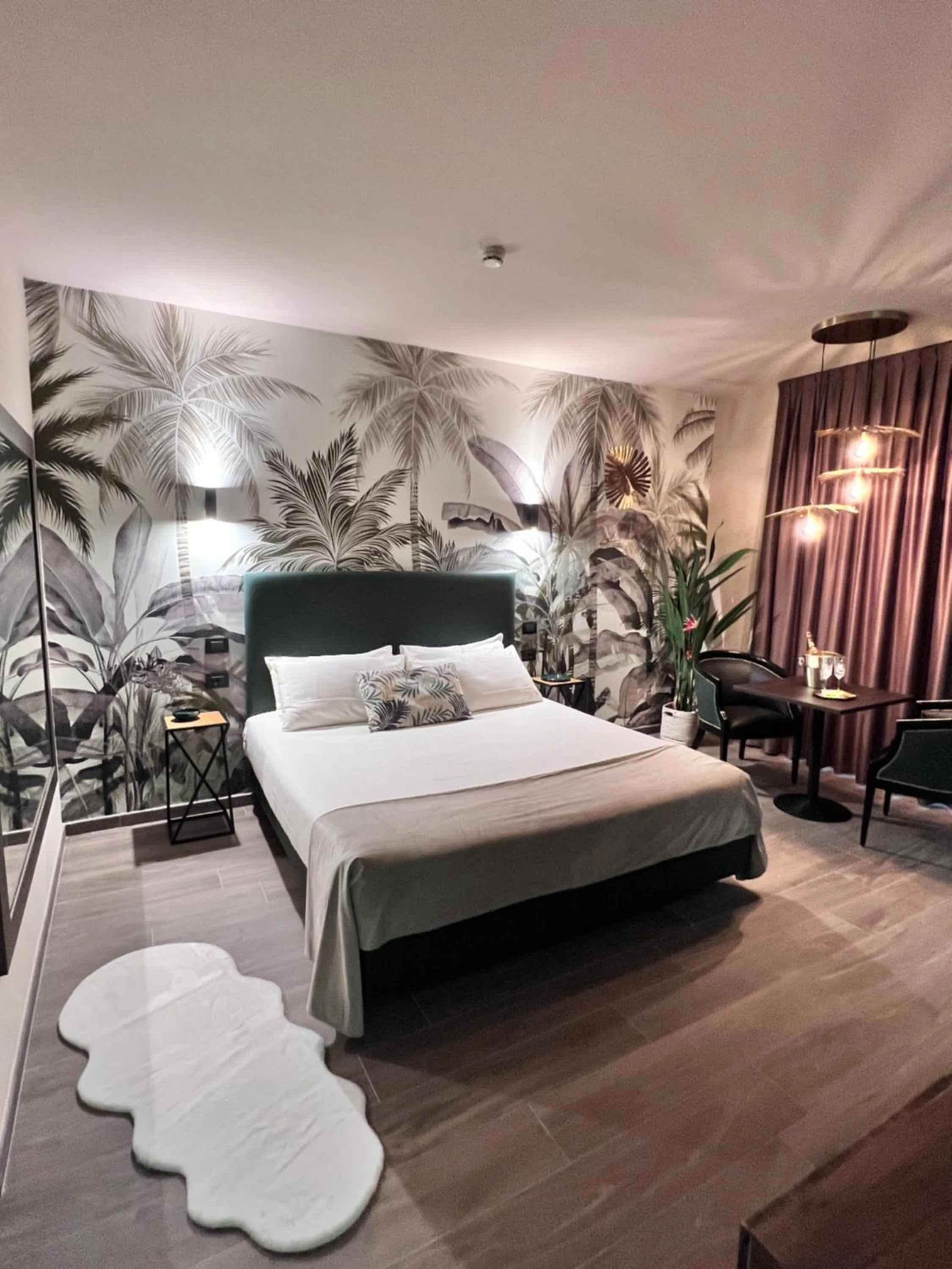 Bed in Hotel Motel Top