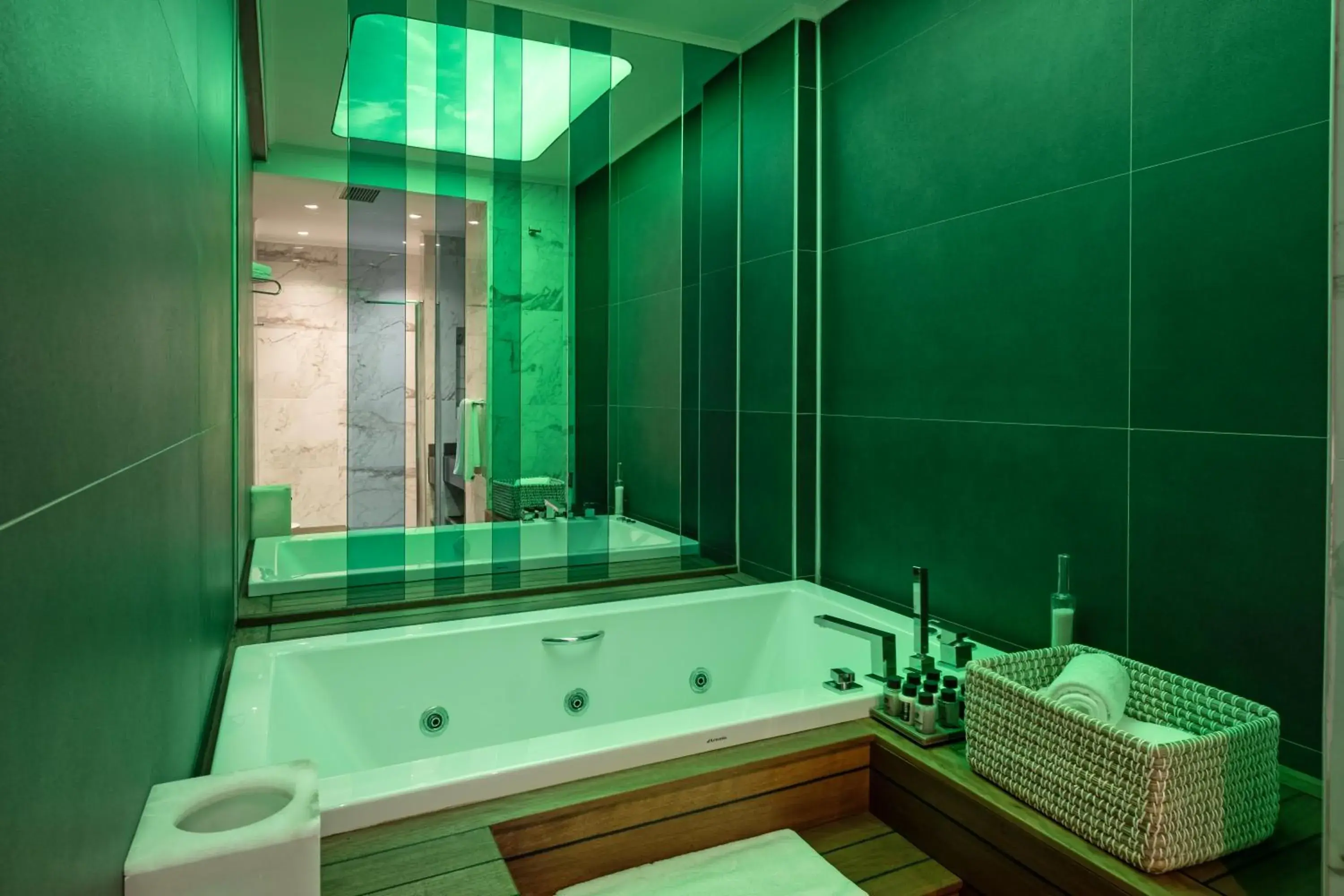 Hot Tub, Bathroom in Limak Limra Hotel - Kids Concept