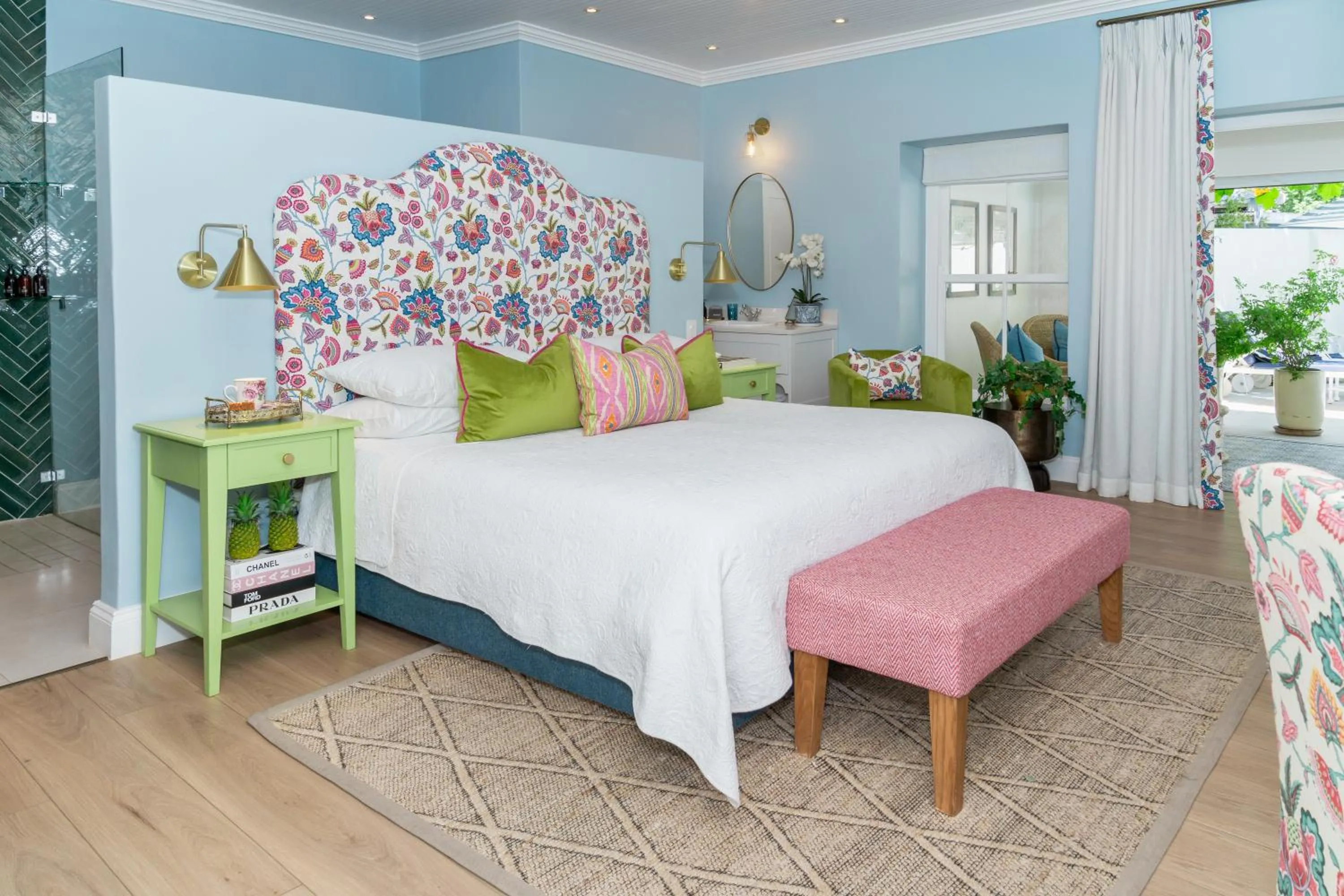 Photo of the whole room, Bed in Last Word Franschhoek