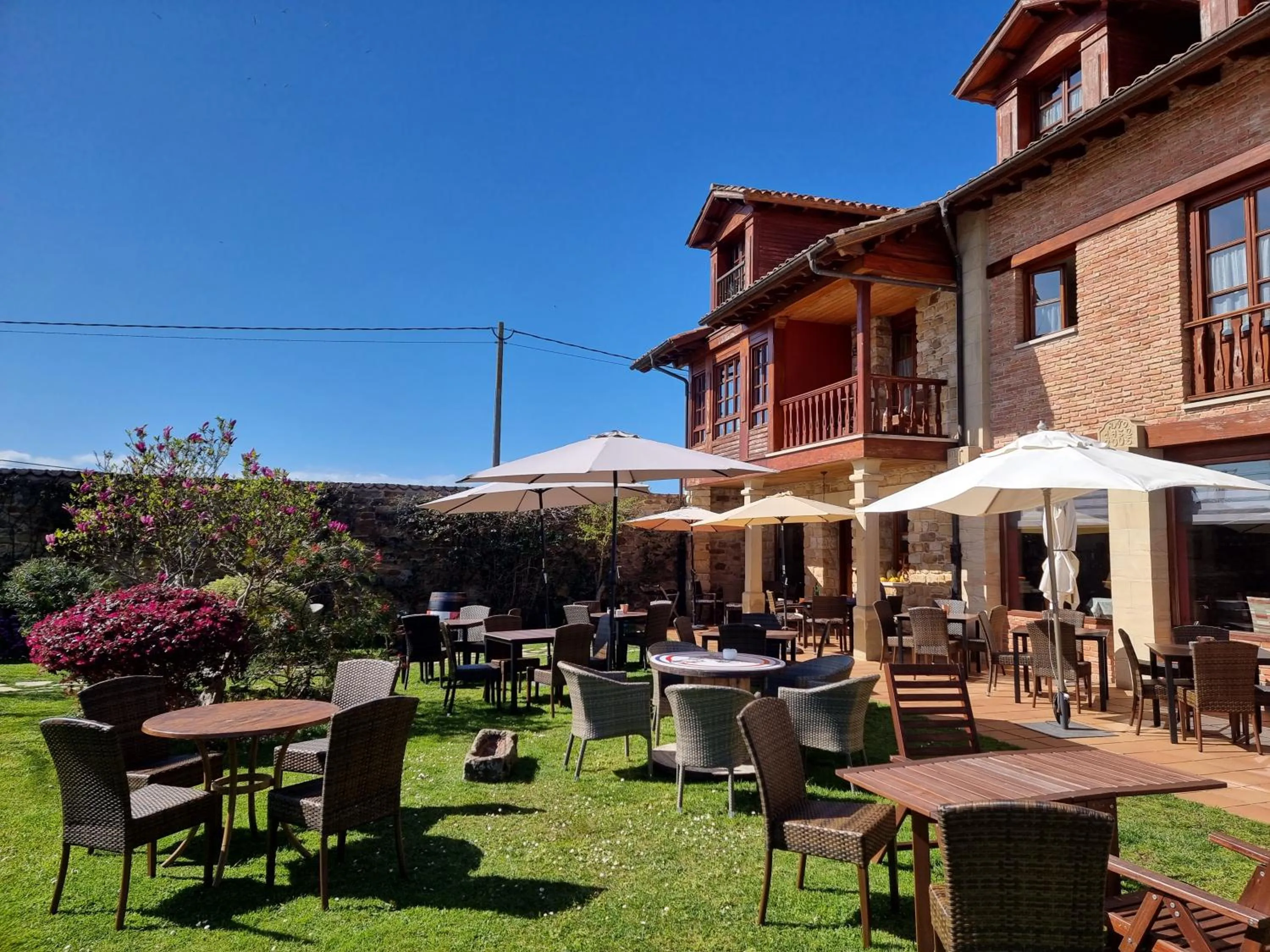 Restaurant/places to eat in Hotel Casona De Tresali