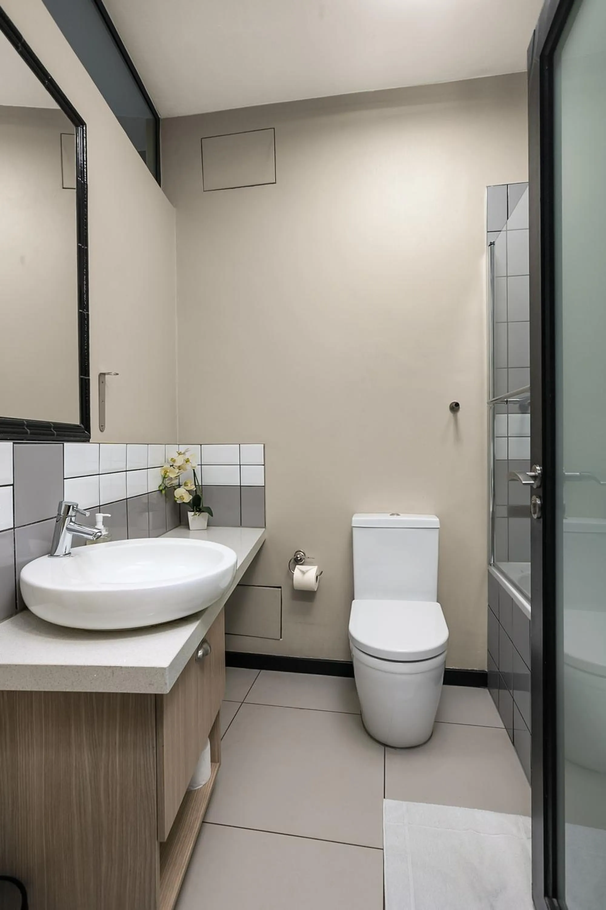 Shower in Easy Stay - The Vantage Rosebank