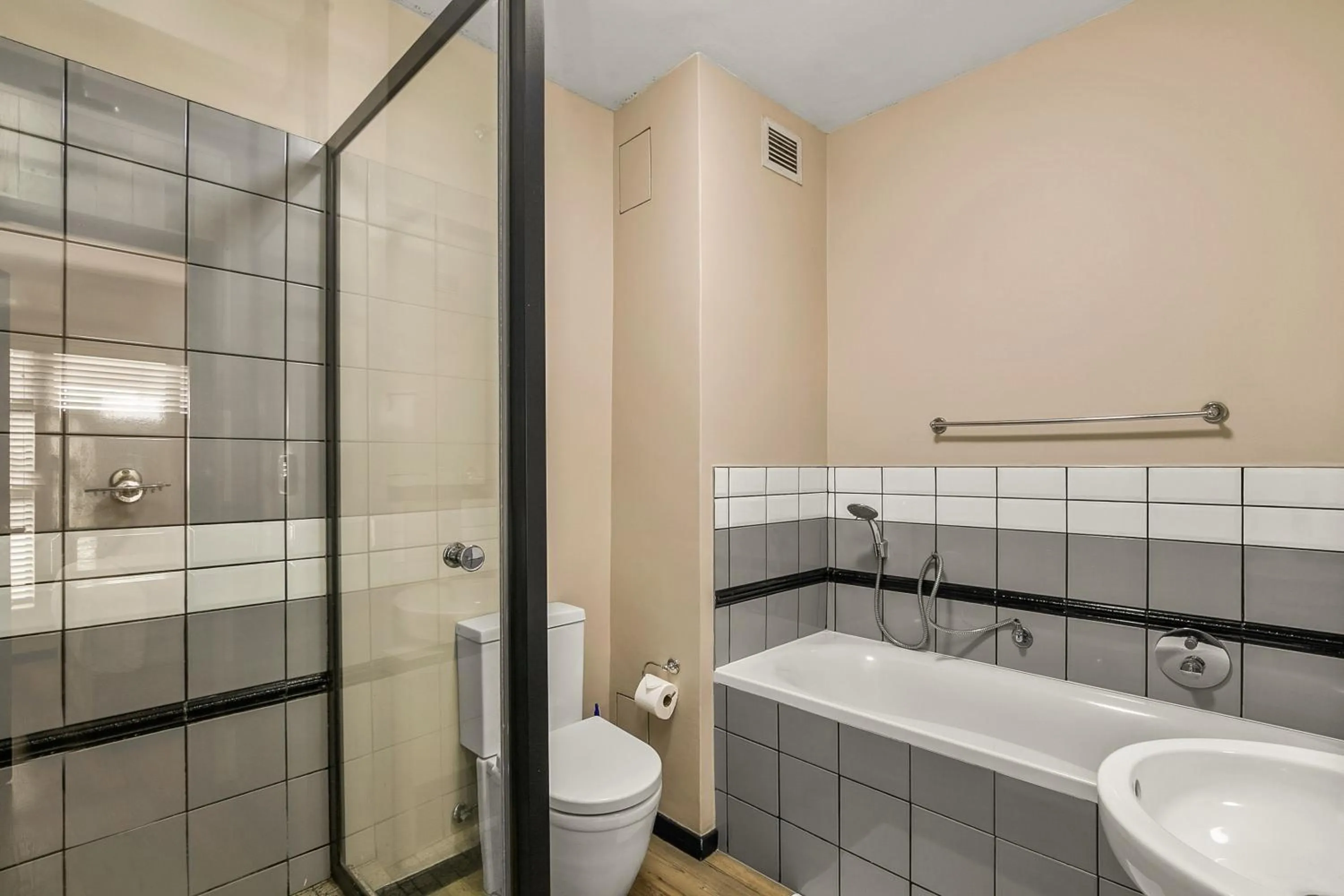 Shower in Easy Stay - The Vantage Rosebank