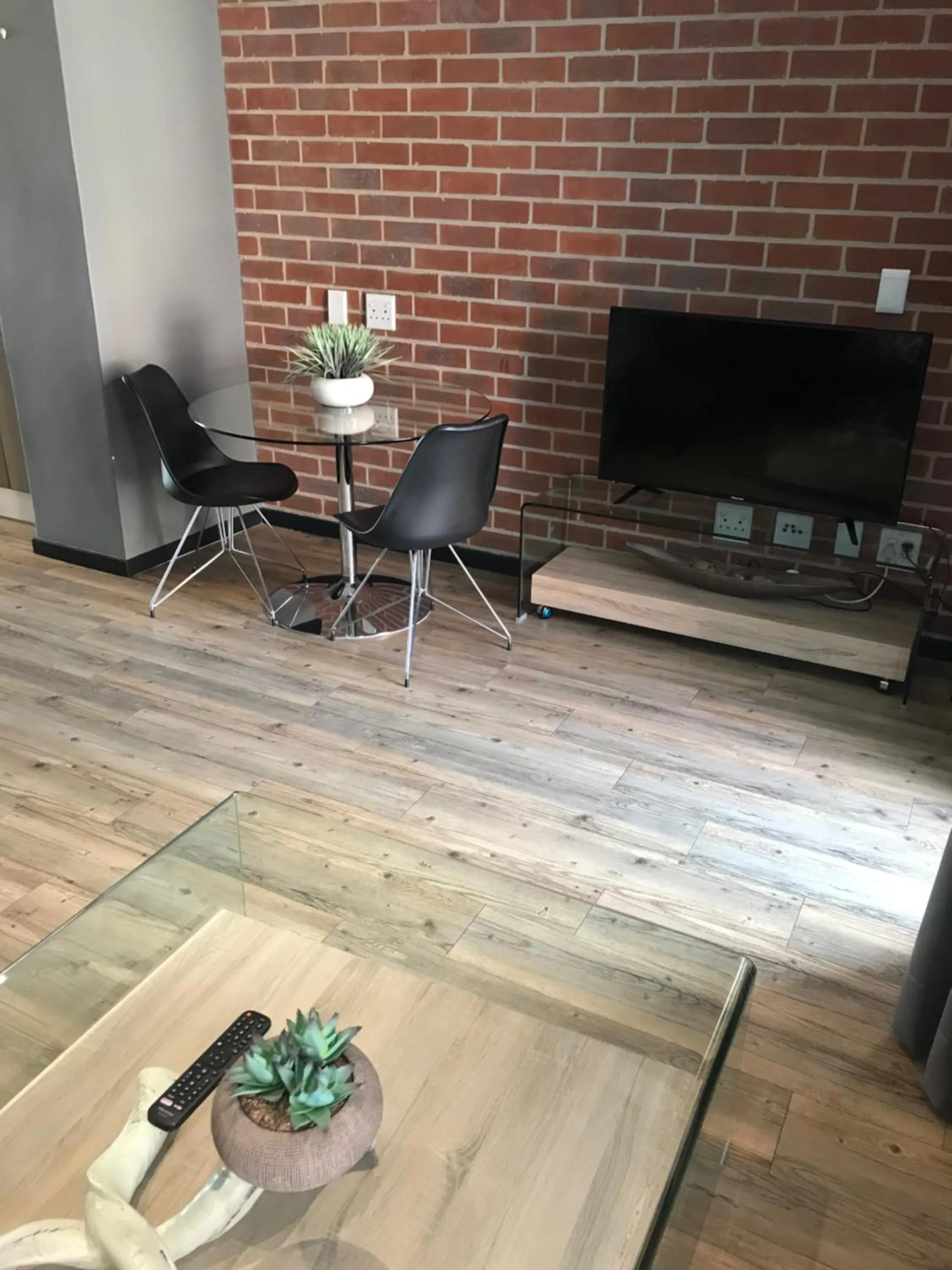 TV and multimedia in Easy Stay - The Vantage Rosebank