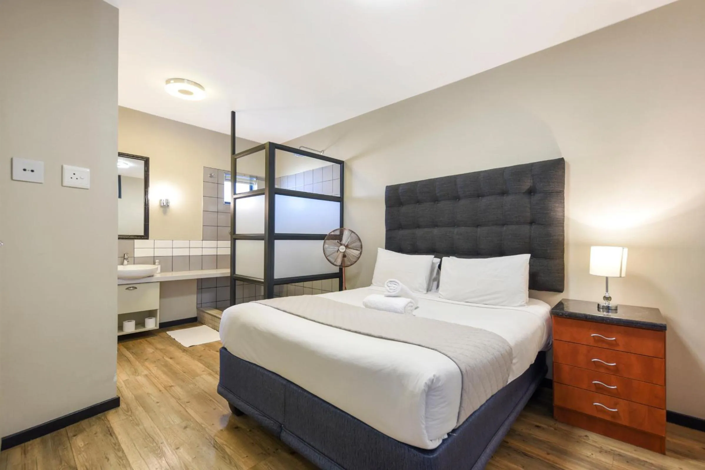Bed in Easy Stay - The Vantage Rosebank