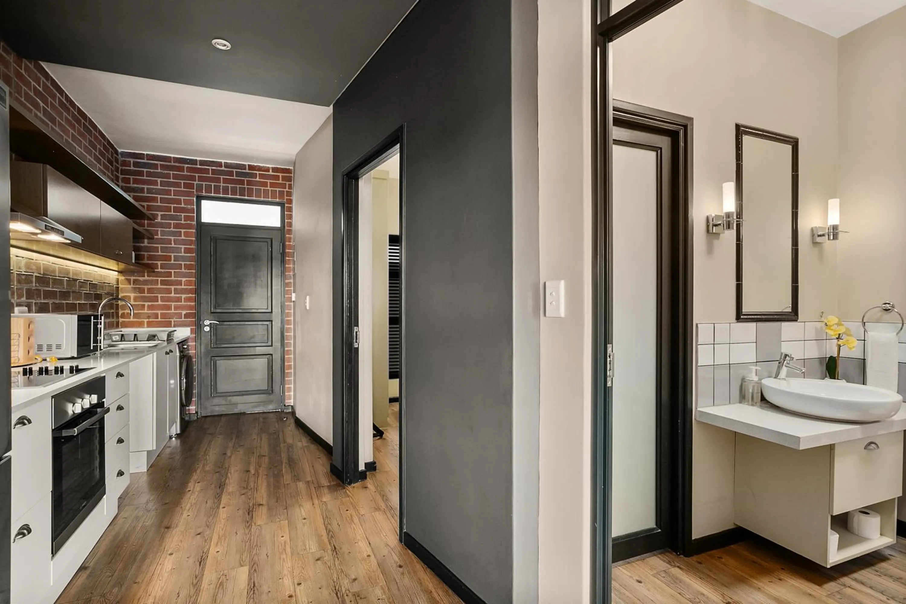 Kitchen or kitchenette in Easy Stay - The Vantage Rosebank