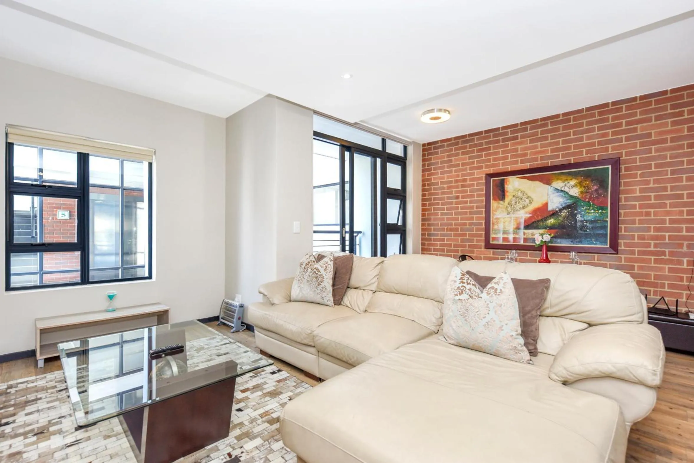 TV and multimedia in Easy Stay - The Vantage Rosebank